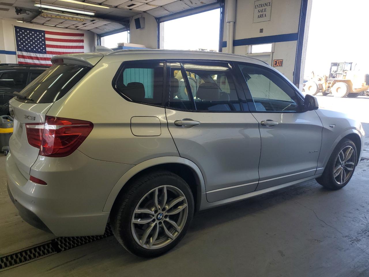 Photo 2 VIN: 5UXWX7C55H0U41848 - BMW X3 