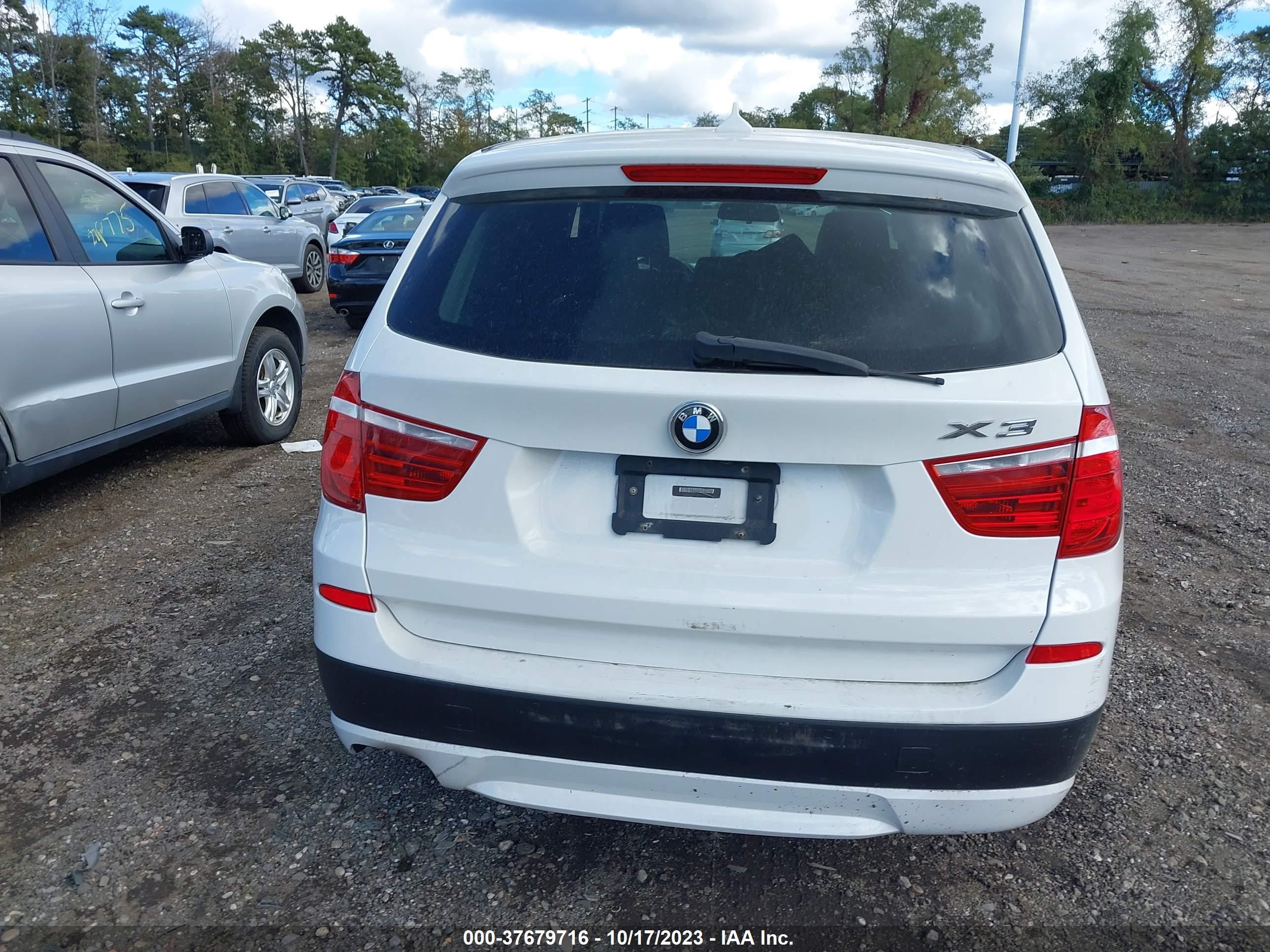 Photo 15 VIN: 5UXWX7C56DL983131 - BMW X3 