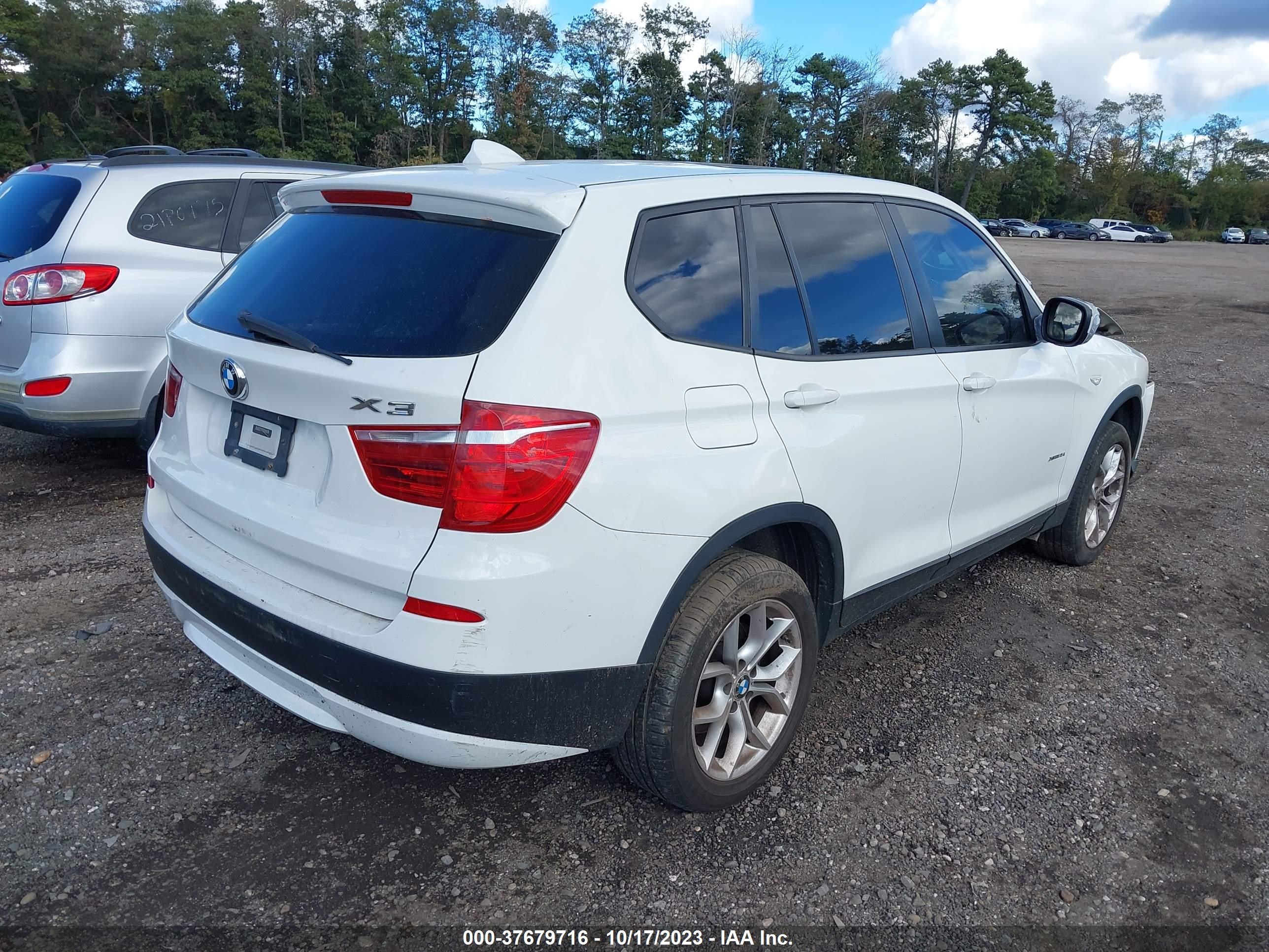 Photo 3 VIN: 5UXWX7C56DL983131 - BMW X3 