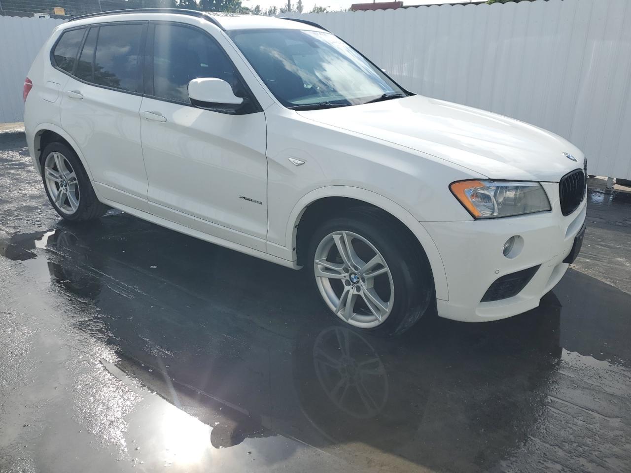 Photo 3 VIN: 5UXWX7C58DL983325 - BMW X3 