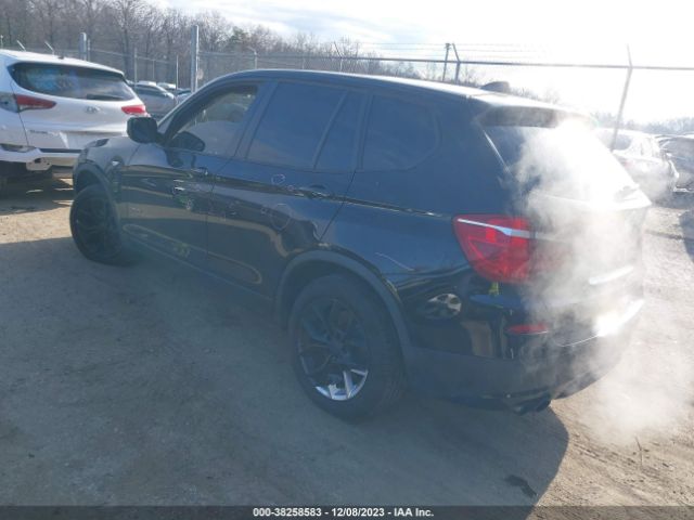 Photo 2 VIN: 5UXWX7C5XDL979745 - BMW X3 