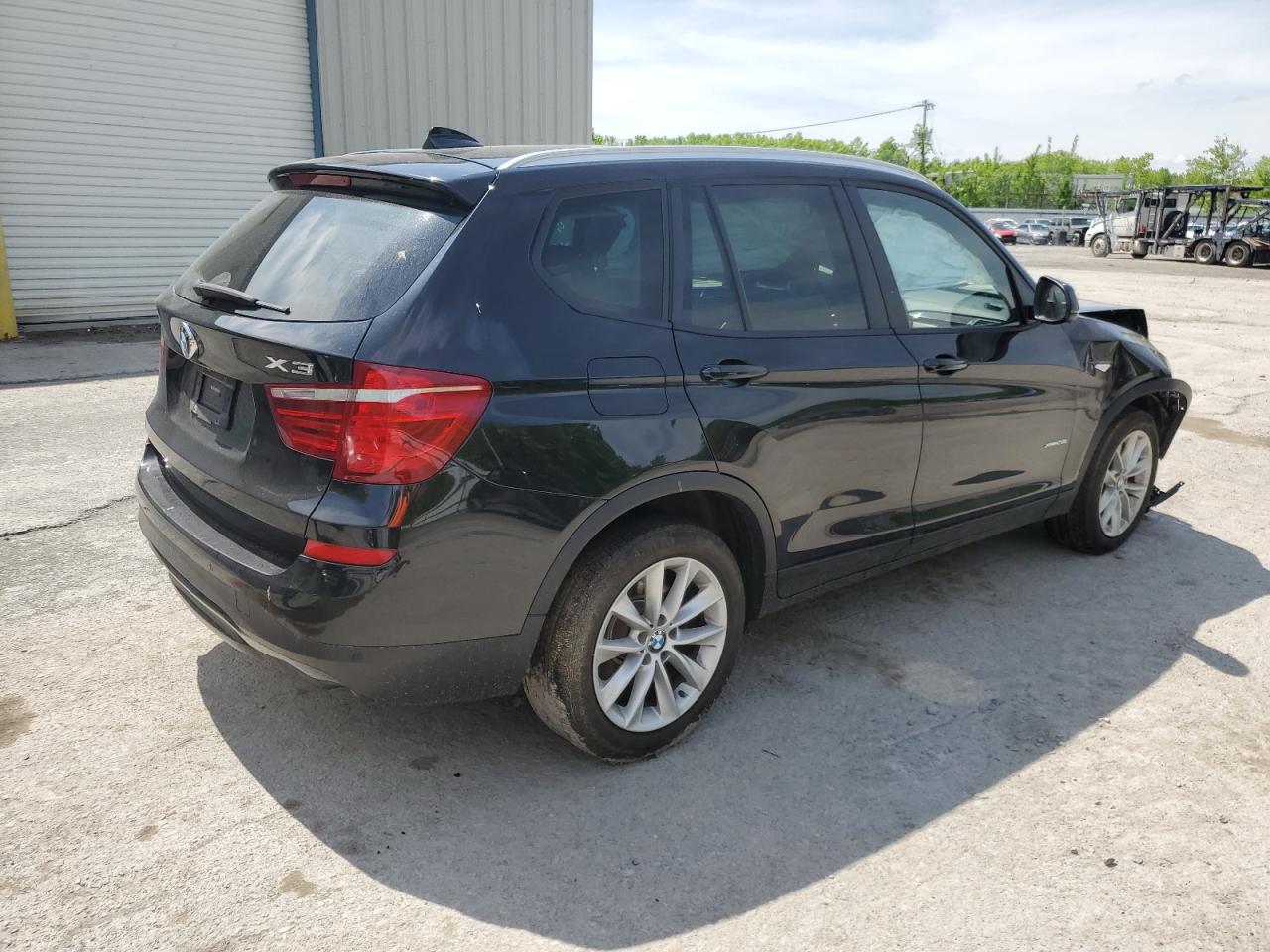 Photo 2 VIN: 5UXWX9C31H0W79643 - BMW X3 