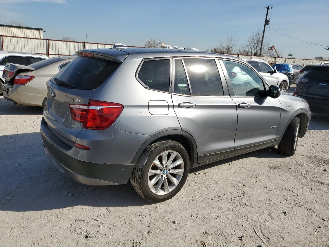 Photo 2 VIN: 5UXWX9C50D0D08729 - BMW X3 