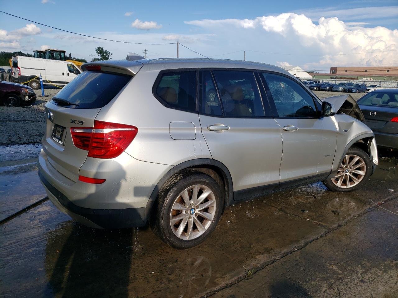 Photo 2 VIN: 5UXWX9C50F0D51275 - BMW X3 