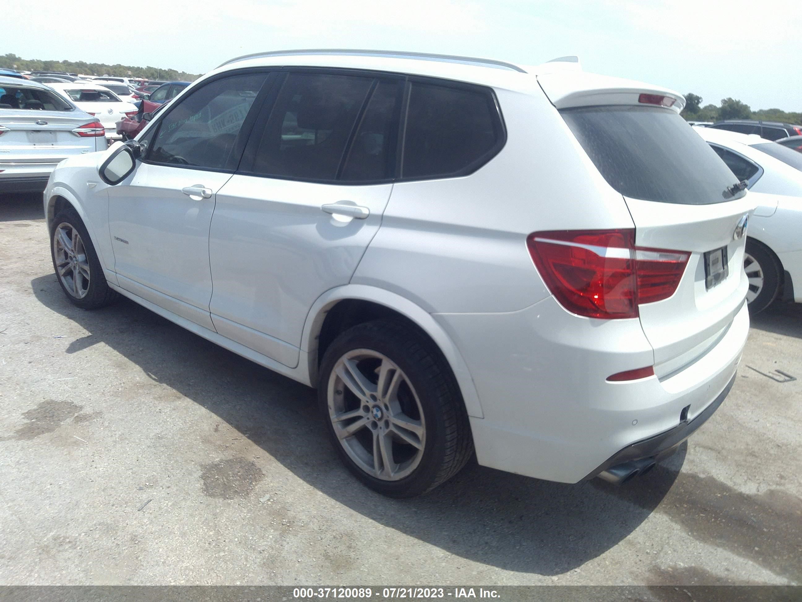 Photo 2 VIN: 5UXWX9C51D0A12702 - BMW X3 