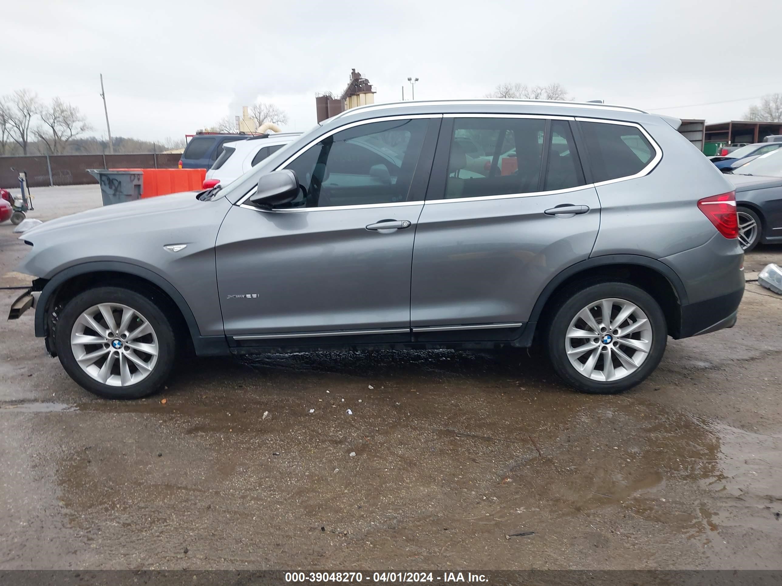 Photo 14 VIN: 5UXWX9C51D0A20685 - BMW X3 