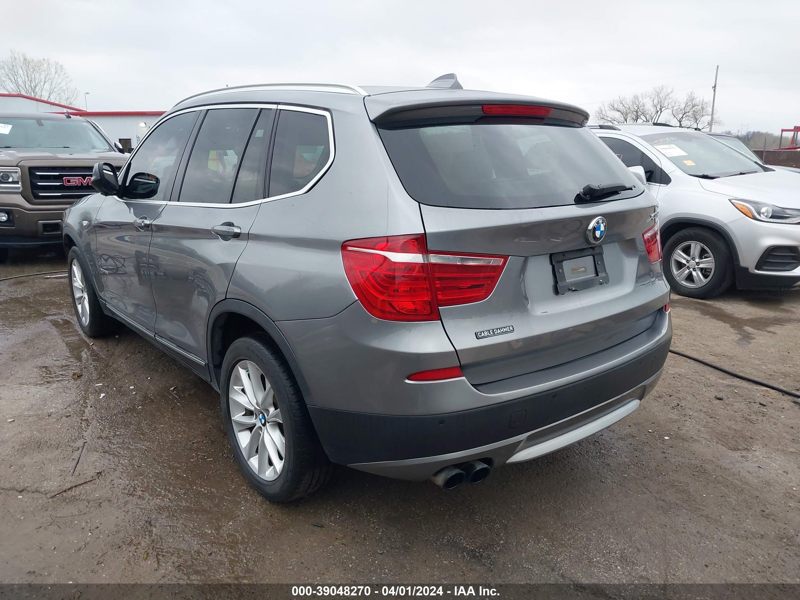 Photo 2 VIN: 5UXWX9C51D0A20685 - BMW X3 