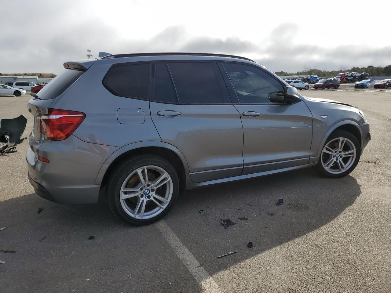 Photo 2 VIN: 5UXWX9C51D0D03913 - BMW X3 