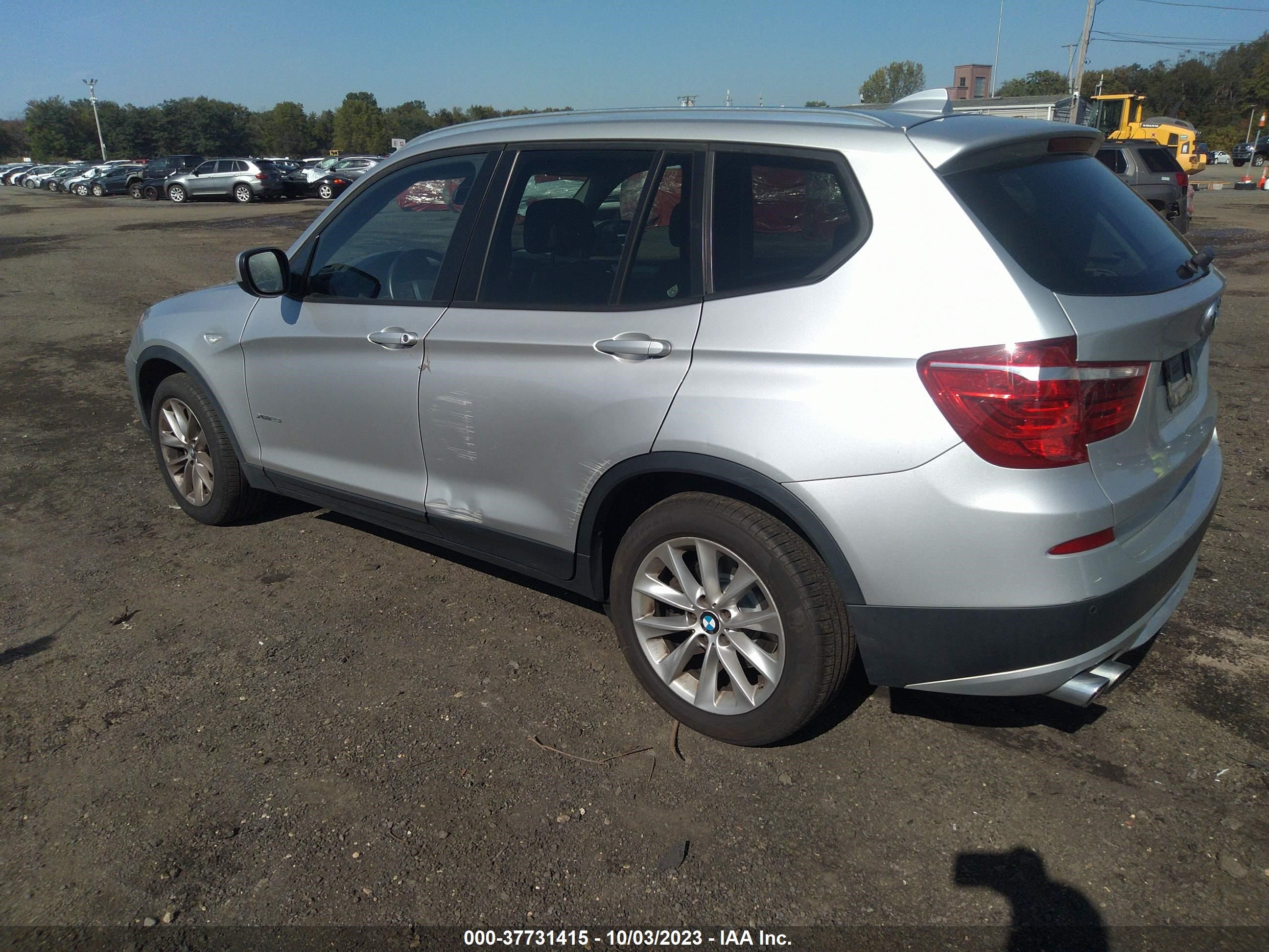 Photo 2 VIN: 5UXWX9C51E0D21393 - BMW X3 