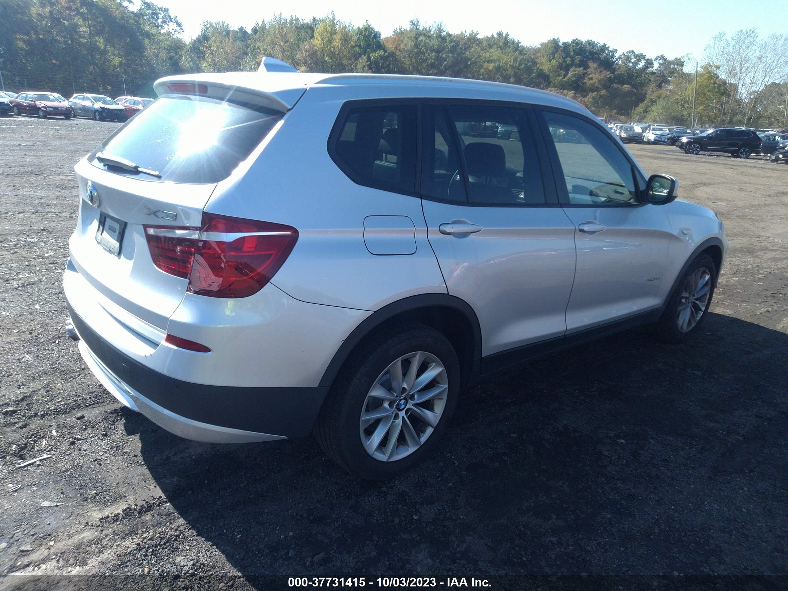 Photo 3 VIN: 5UXWX9C51E0D21393 - BMW X3 