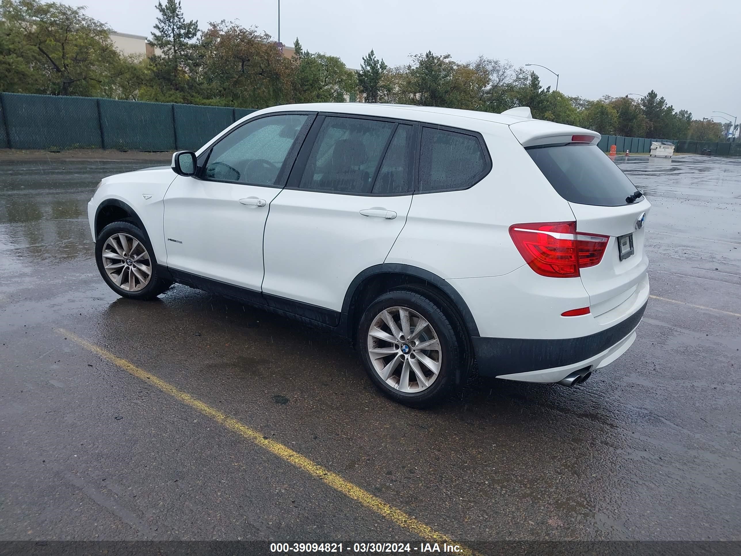 Photo 2 VIN: 5UXWX9C51E0D23595 - BMW X3 