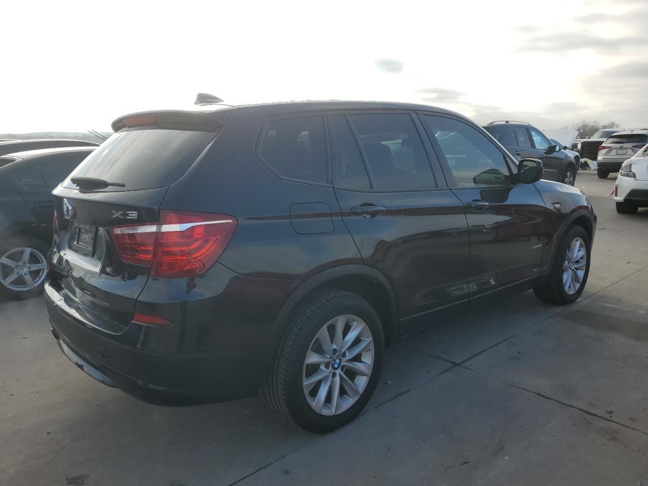 Photo 2 VIN: 5UXWX9C51E0D33222 - BMW X3 