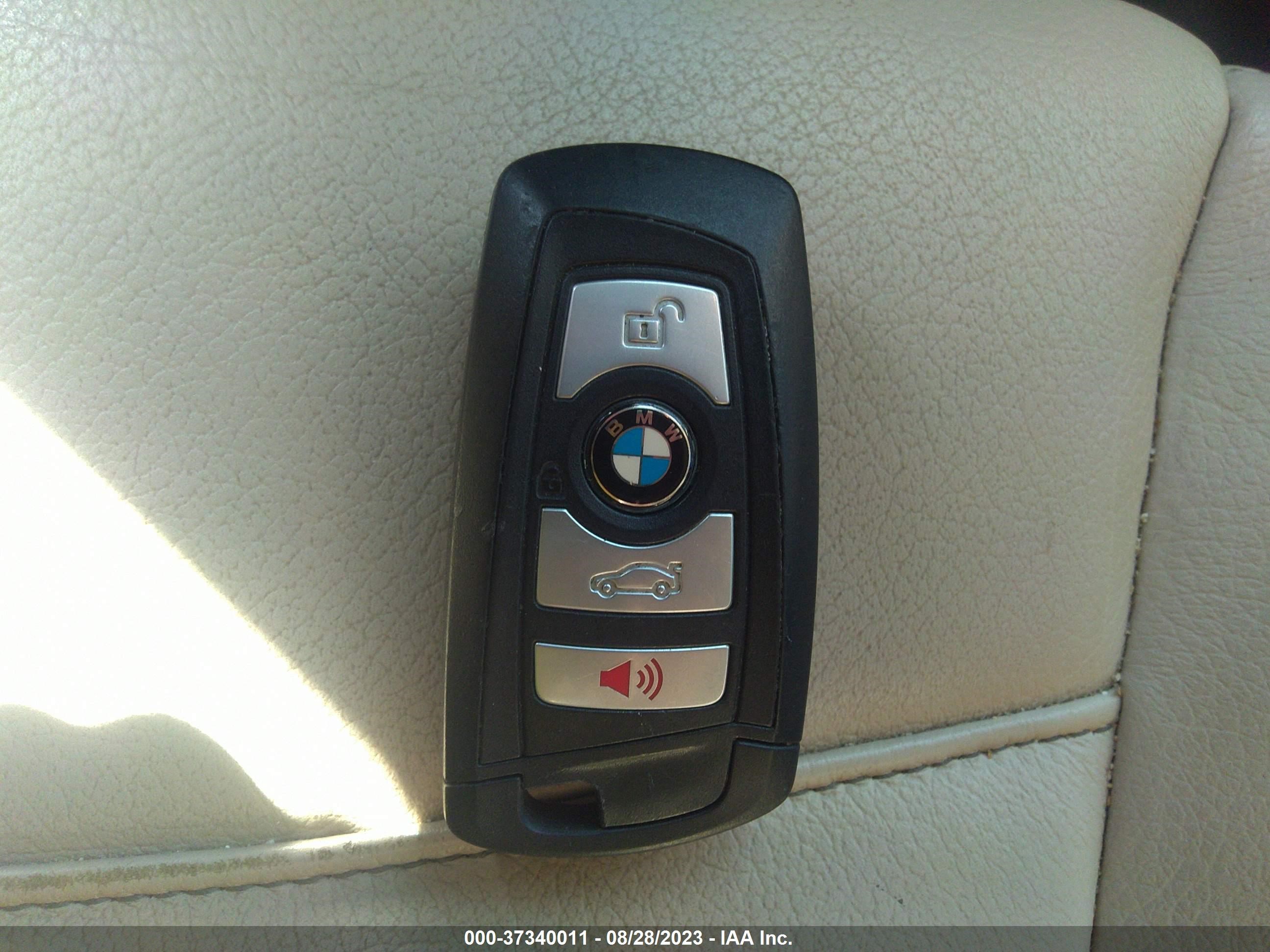 Photo 10 VIN: 5UXWX9C51F0D51303 - BMW X3 