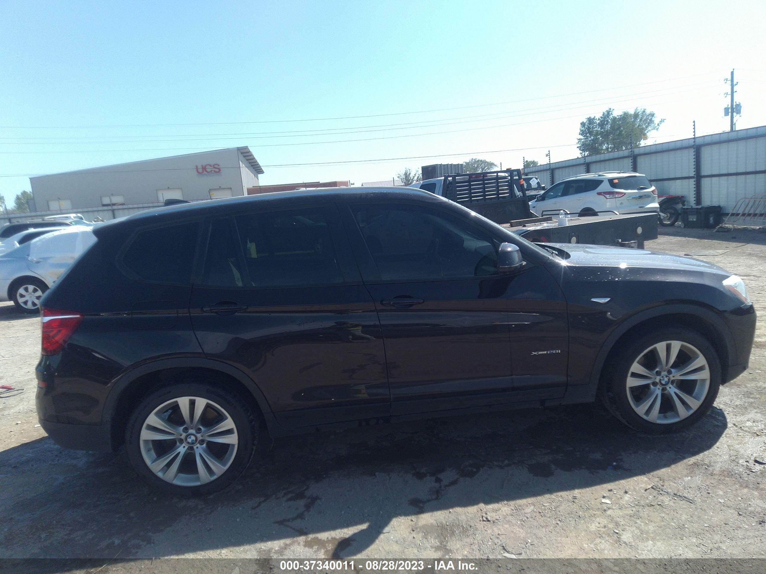 Photo 12 VIN: 5UXWX9C51F0D51303 - BMW X3 