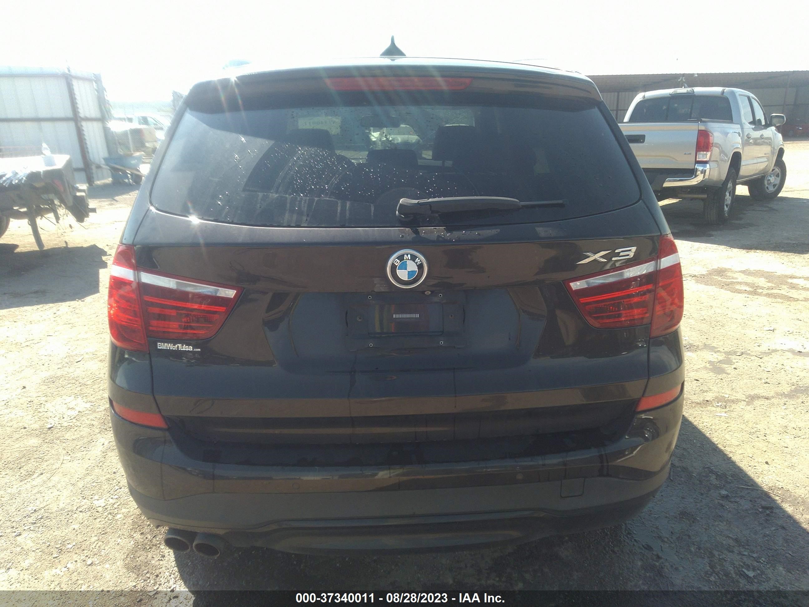 Photo 15 VIN: 5UXWX9C51F0D51303 - BMW X3 