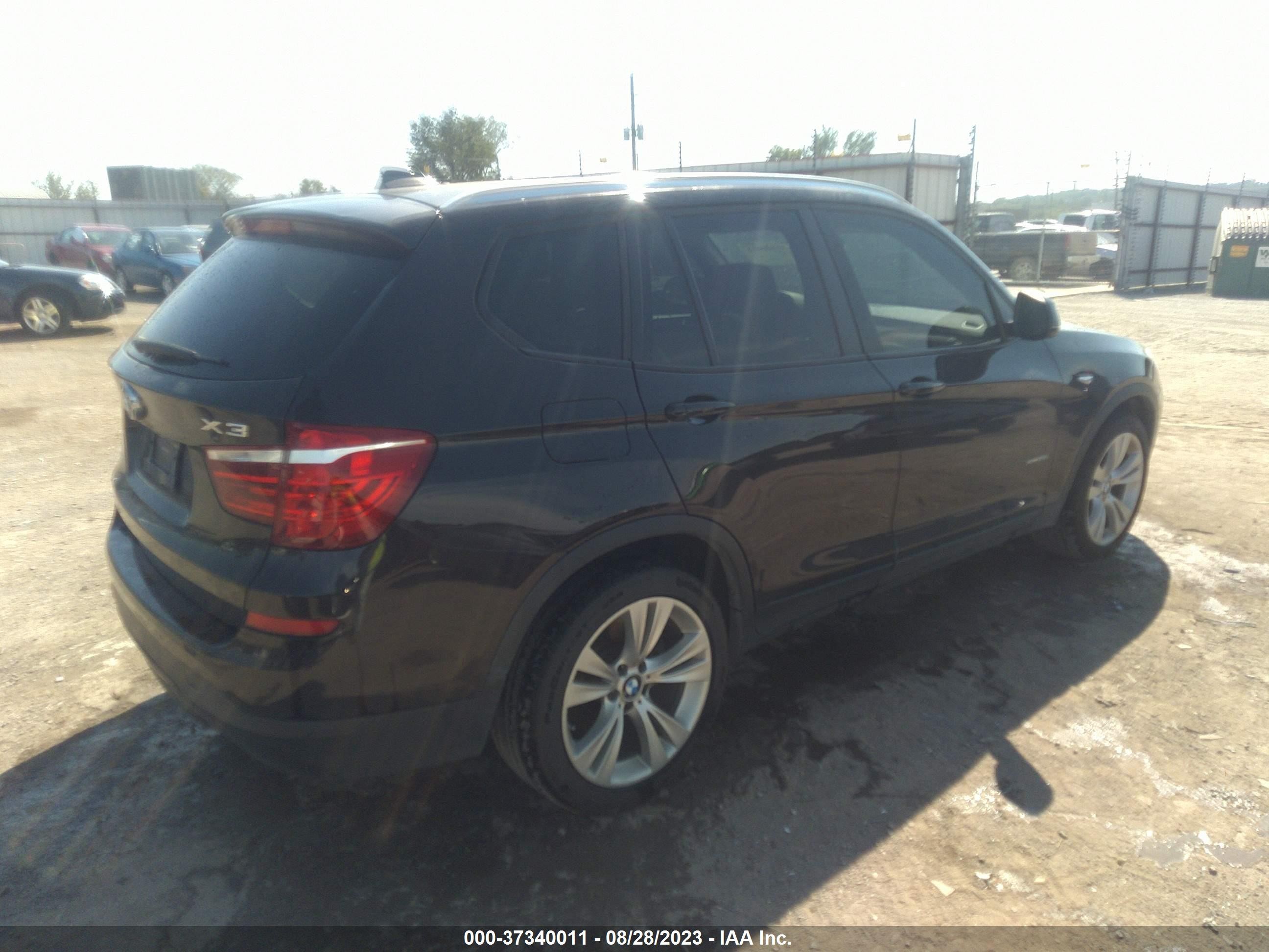 Photo 3 VIN: 5UXWX9C51F0D51303 - BMW X3 XDRIVE2 