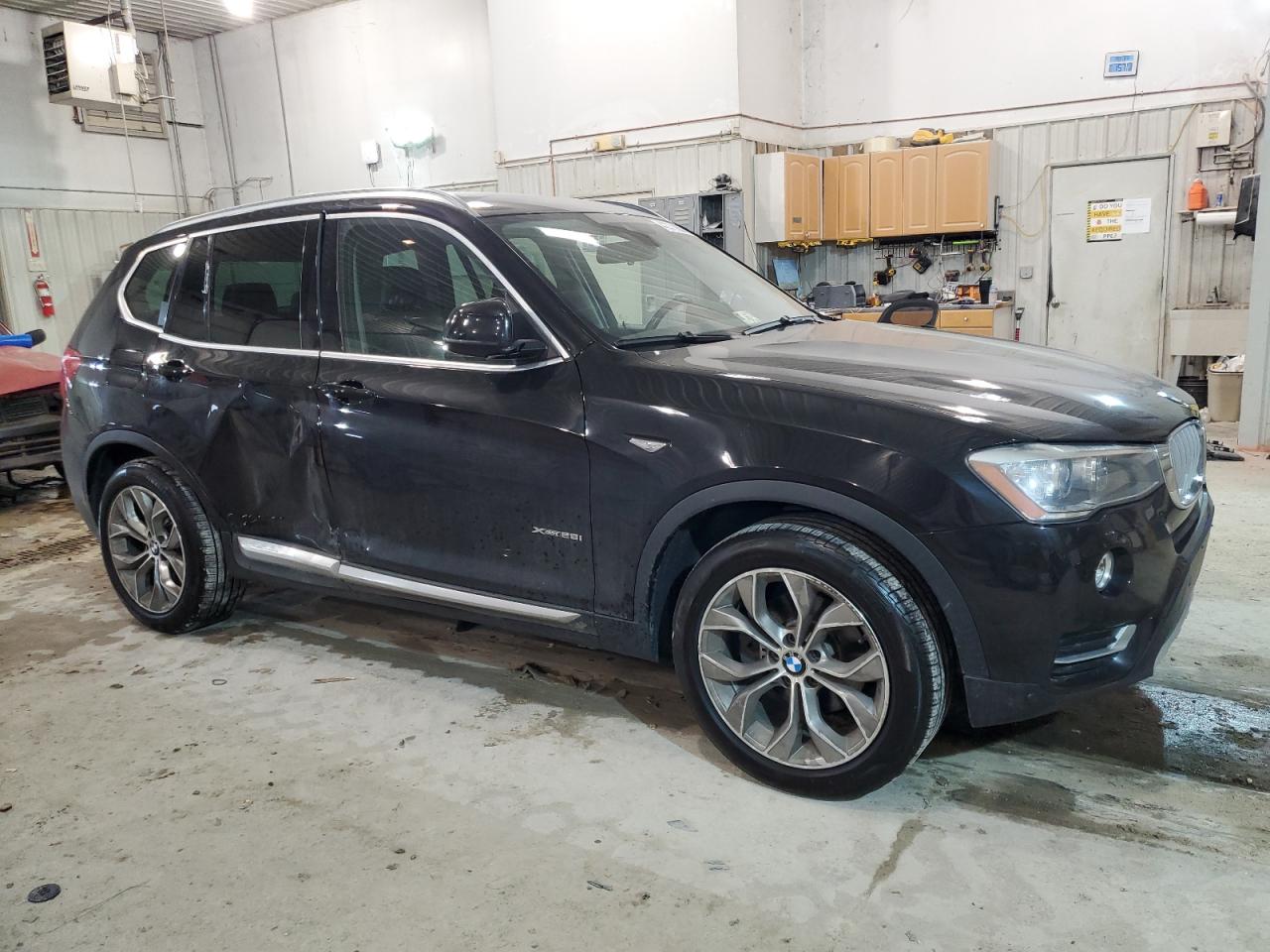 Photo 3 VIN: 5UXWX9C51G0D87820 - BMW X3 