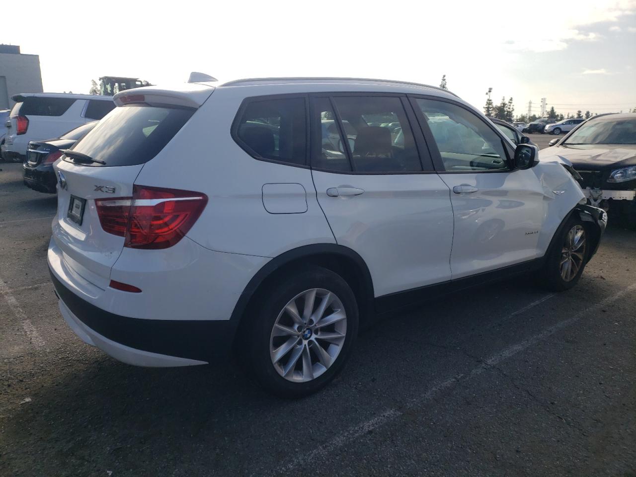 Photo 2 VIN: 5UXWX9C53E0D16342 - BMW X3 