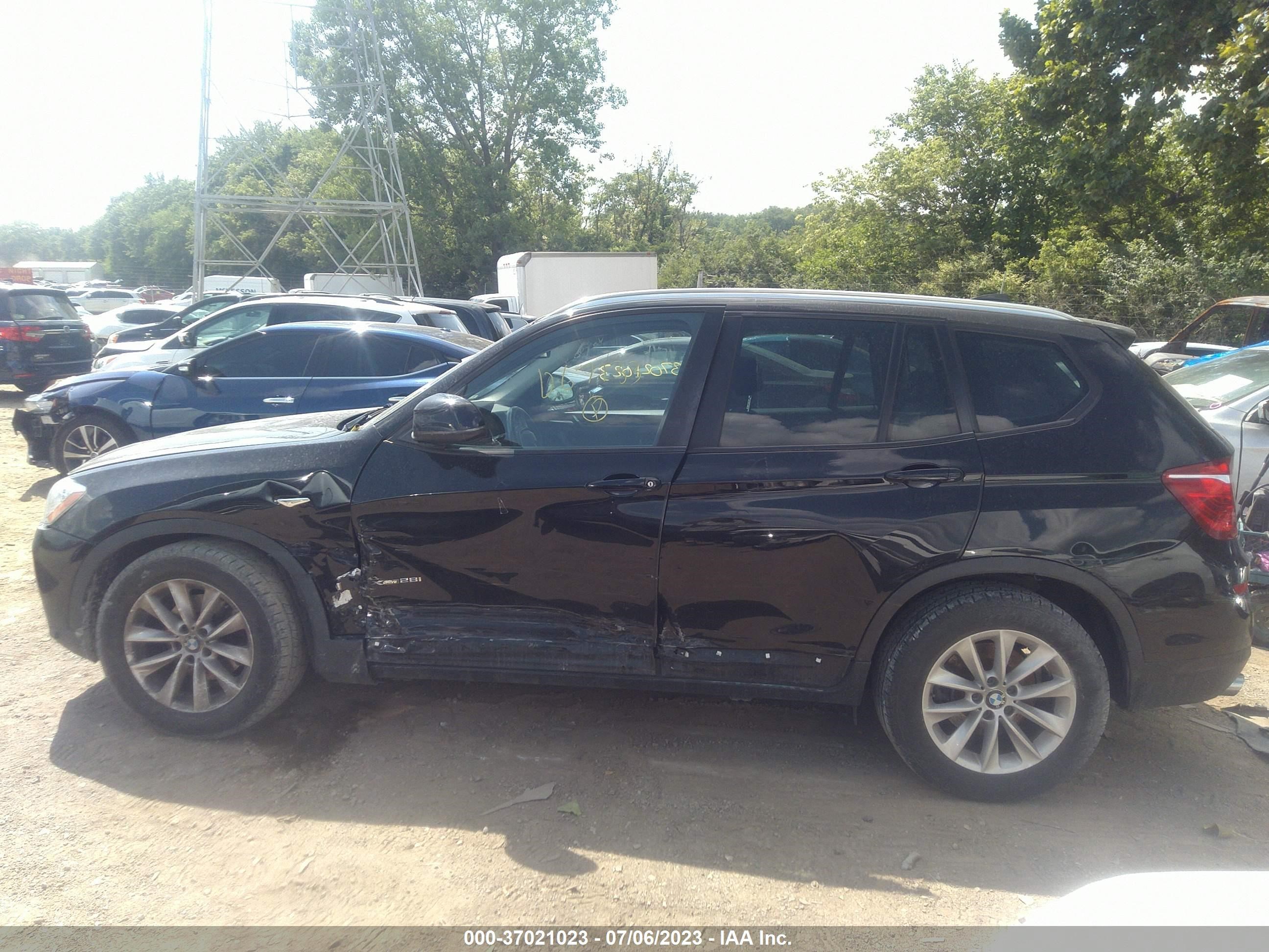 Photo 13 VIN: 5UXWX9C53G0D67133 - BMW X3 