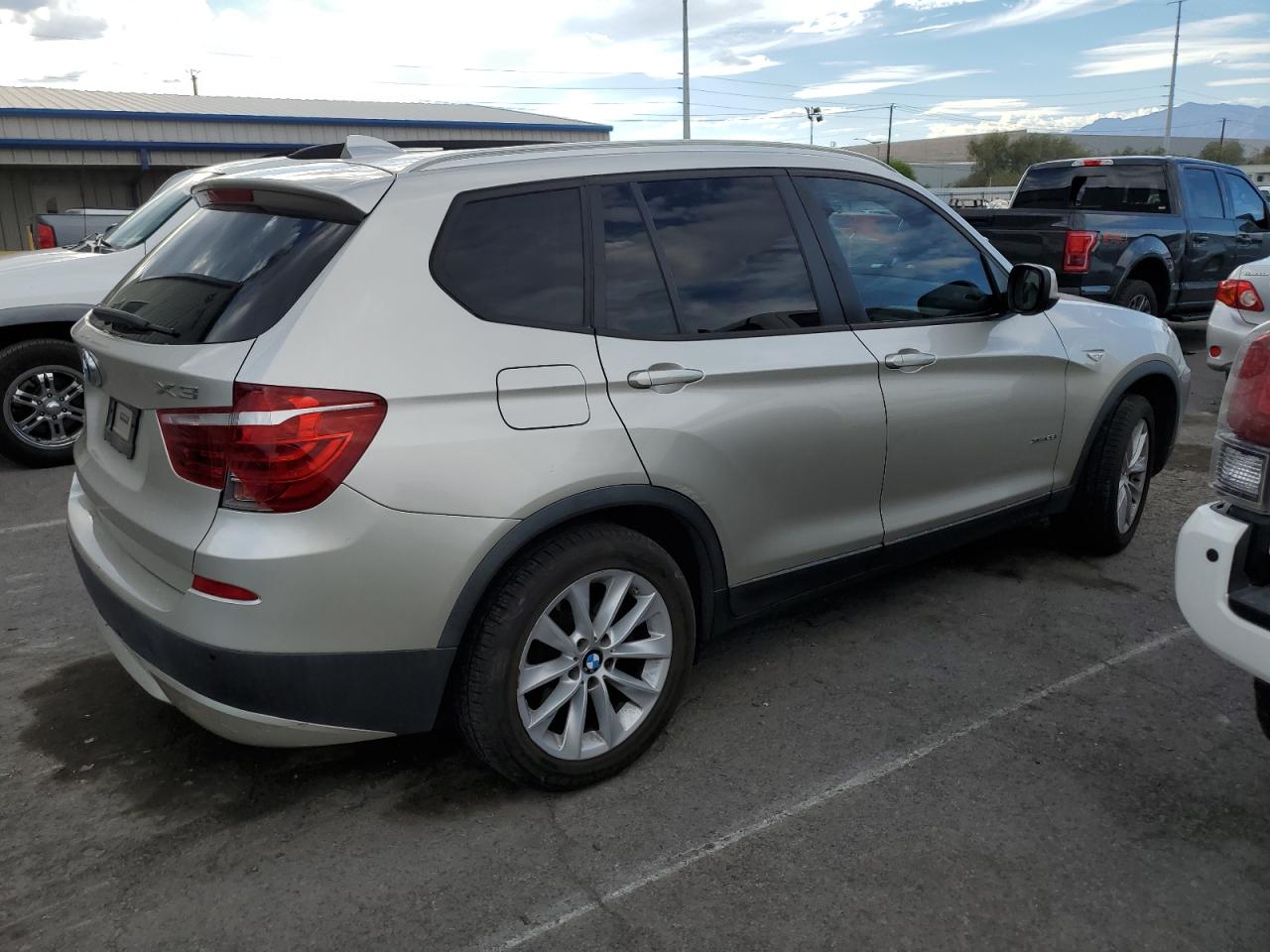 Photo 2 VIN: 5UXWX9C54D0A21653 - BMW X3 