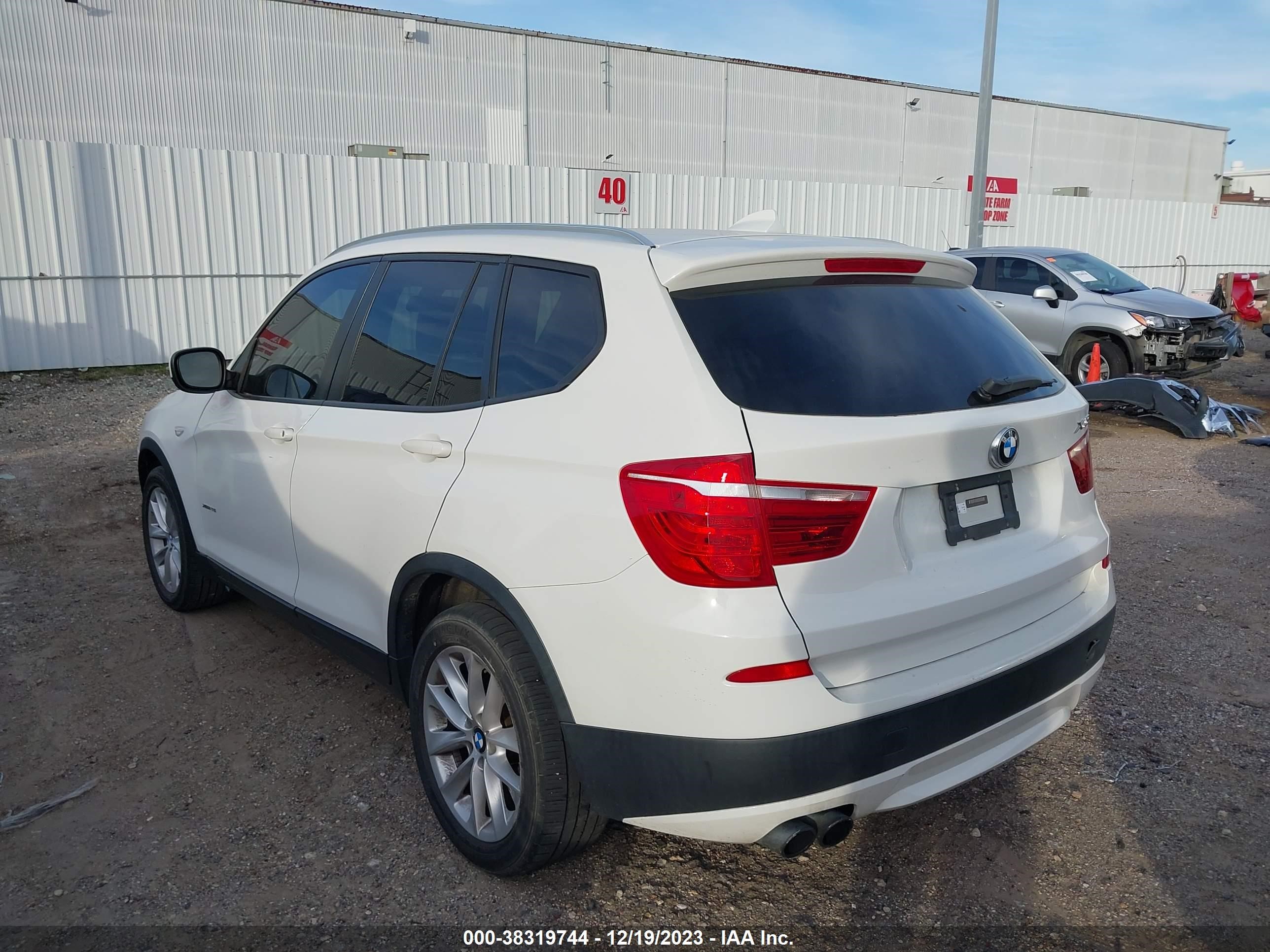 Photo 2 VIN: 5UXWX9C54D0A22057 - BMW X3 