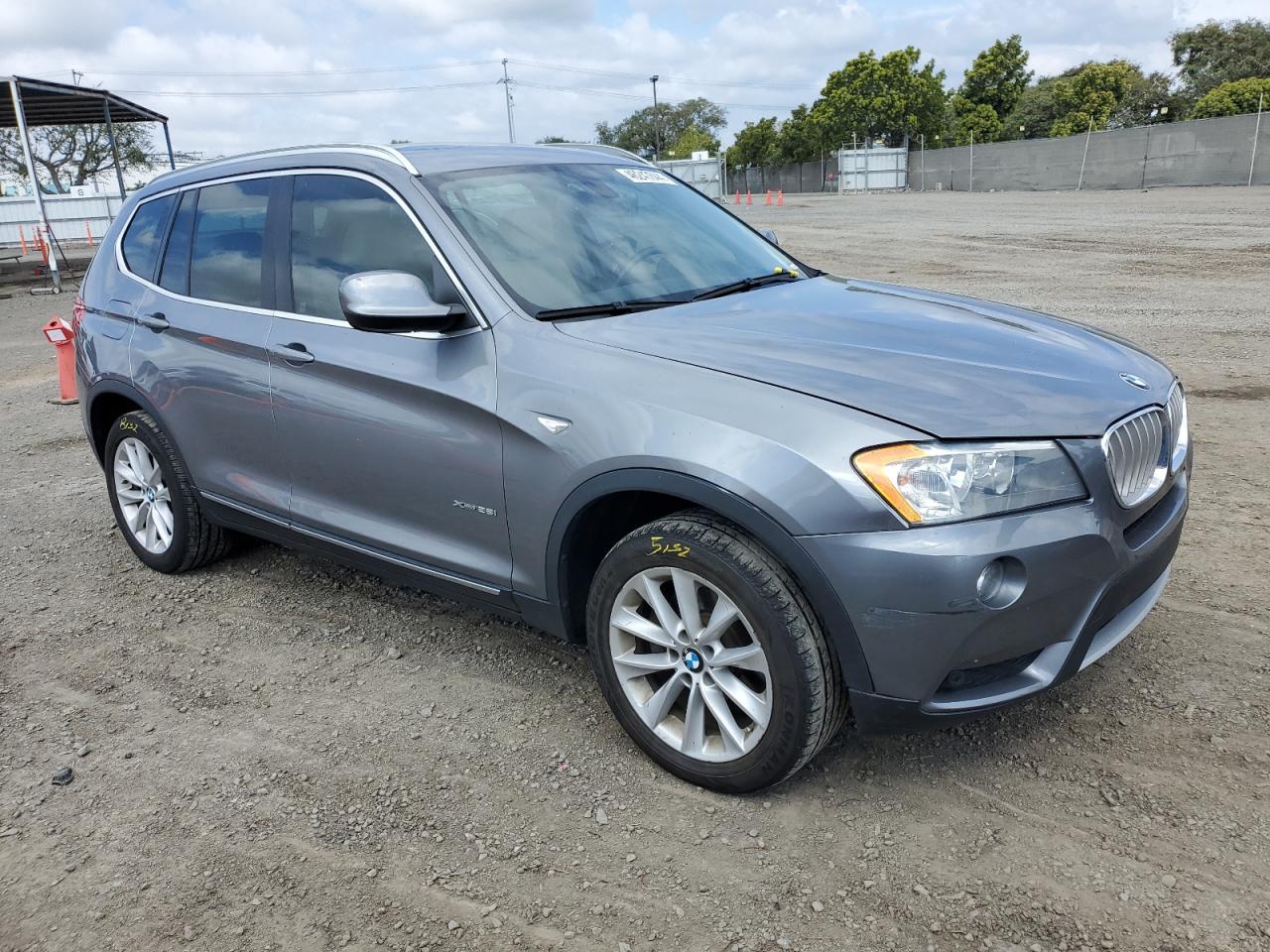 Photo 3 VIN: 5UXWX9C55E0D15077 - BMW X3 