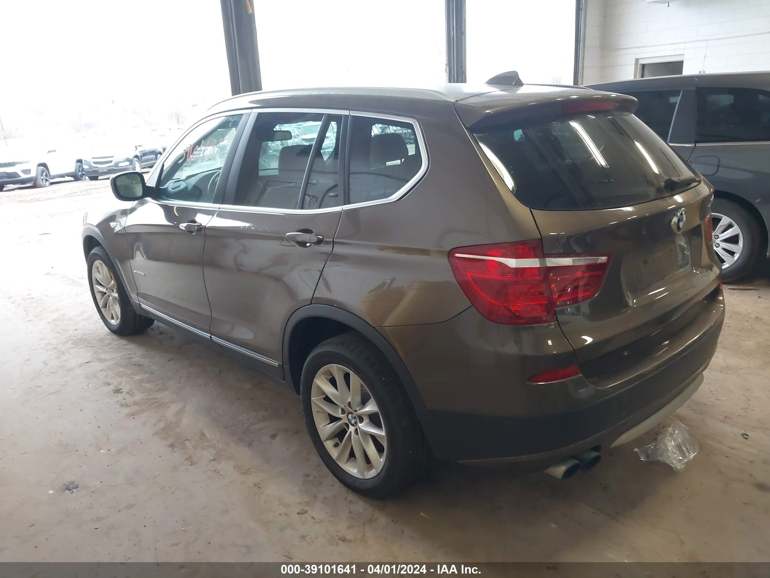 Photo 2 VIN: 5UXWX9C56D0A21010 - BMW X3 