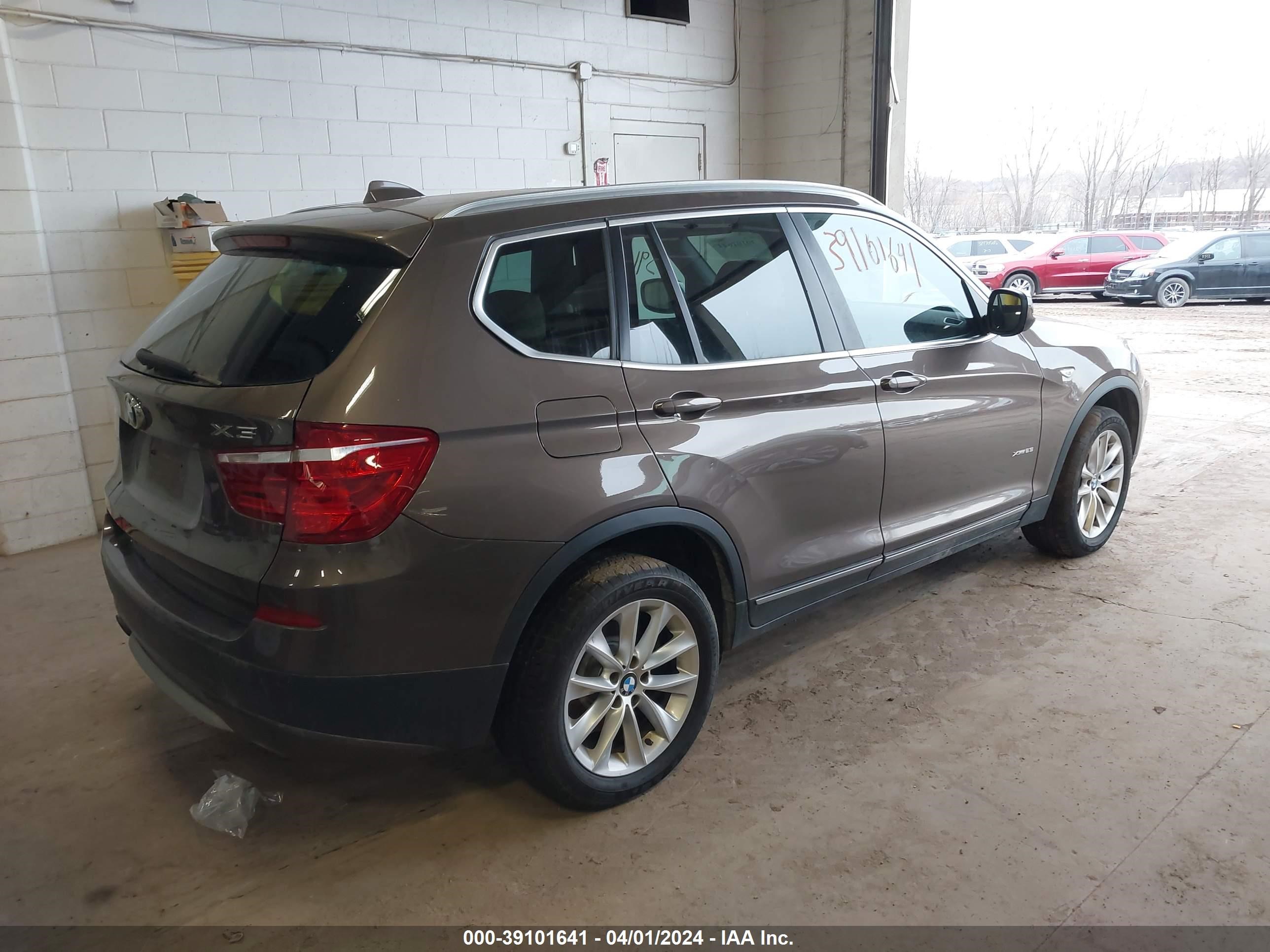 Photo 3 VIN: 5UXWX9C56D0A21010 - BMW X3 