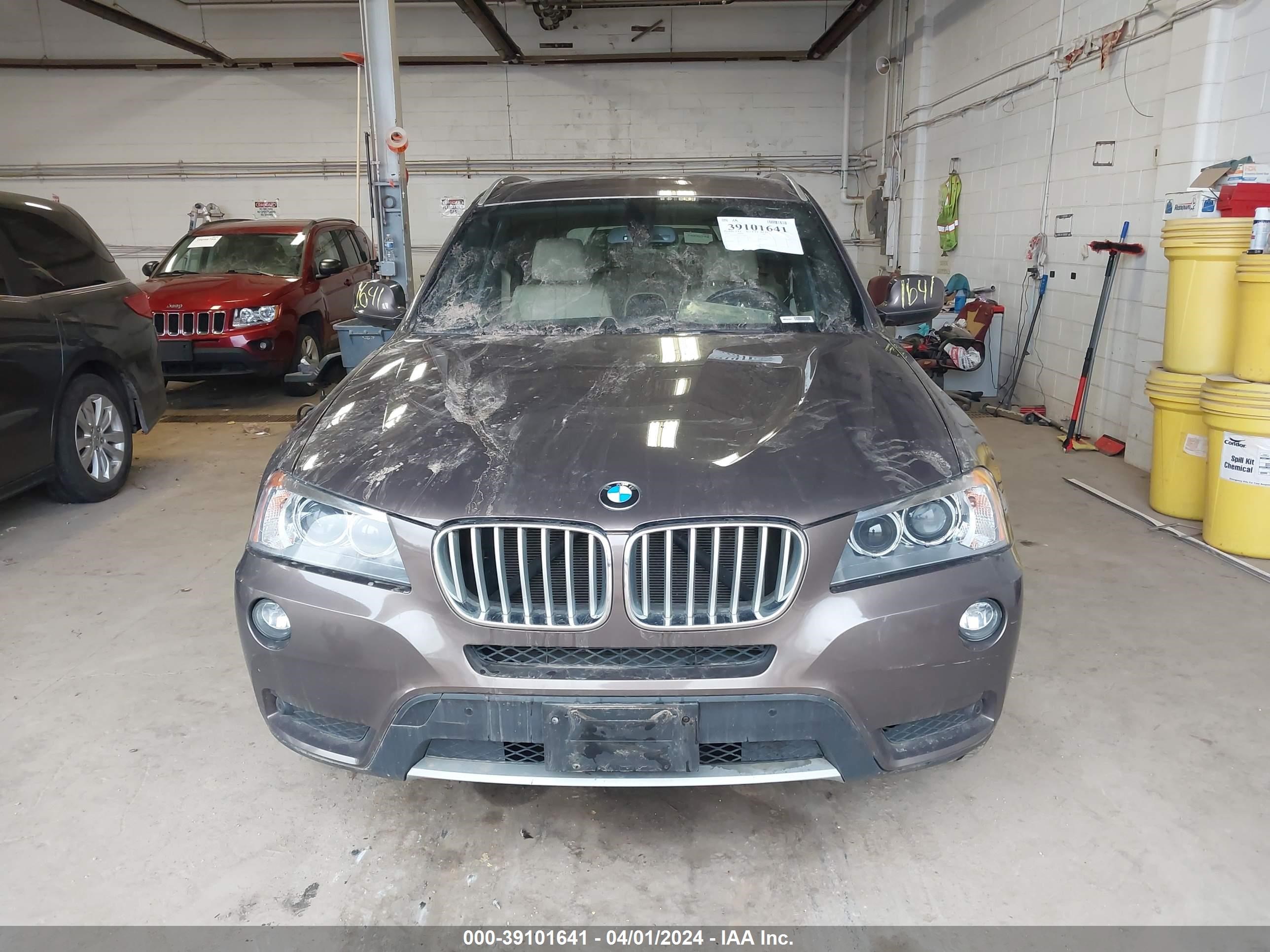 Photo 5 VIN: 5UXWX9C56D0A21010 - BMW X3 