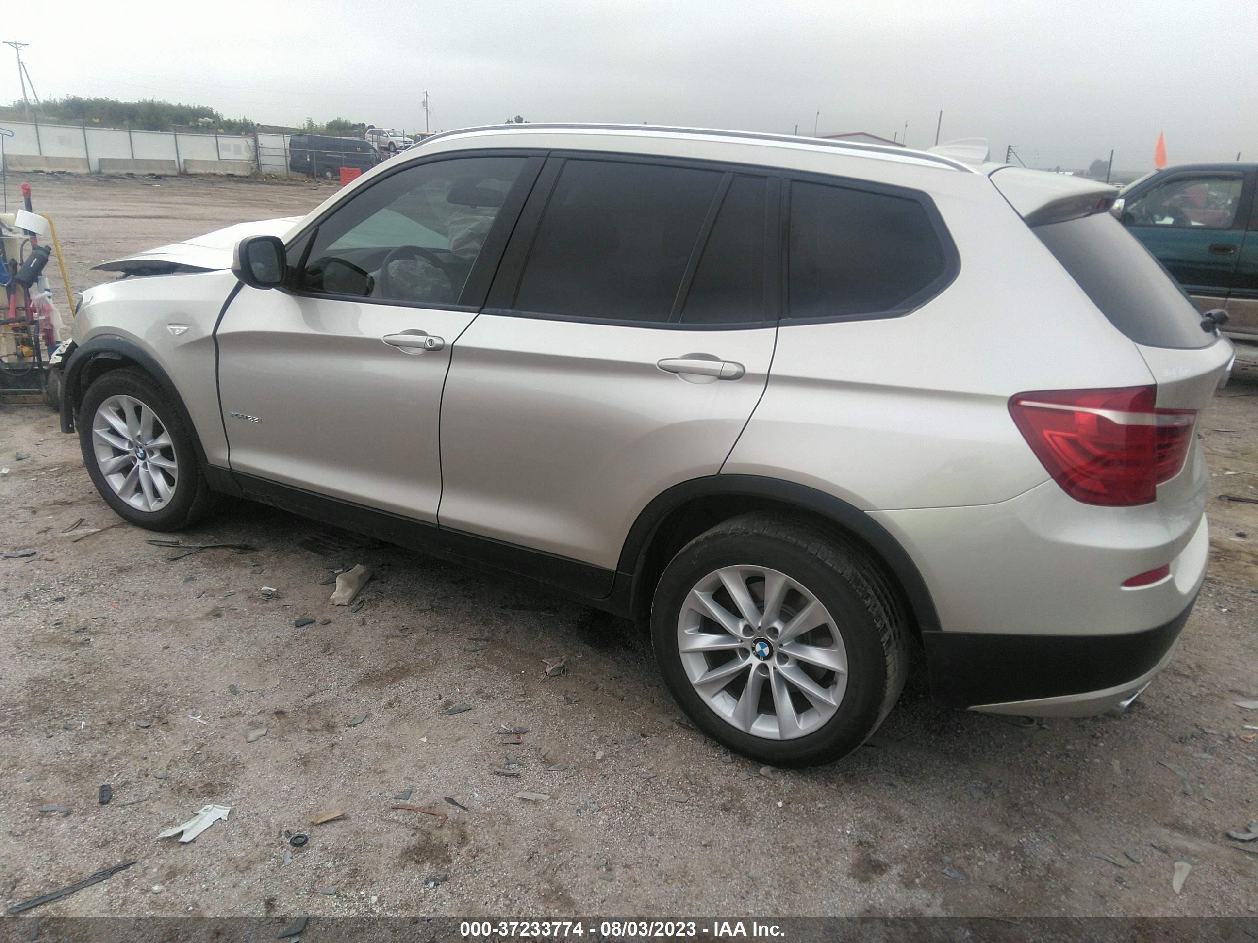 Photo 2 VIN: 5UXWX9C56E0D14066 - BMW X3 