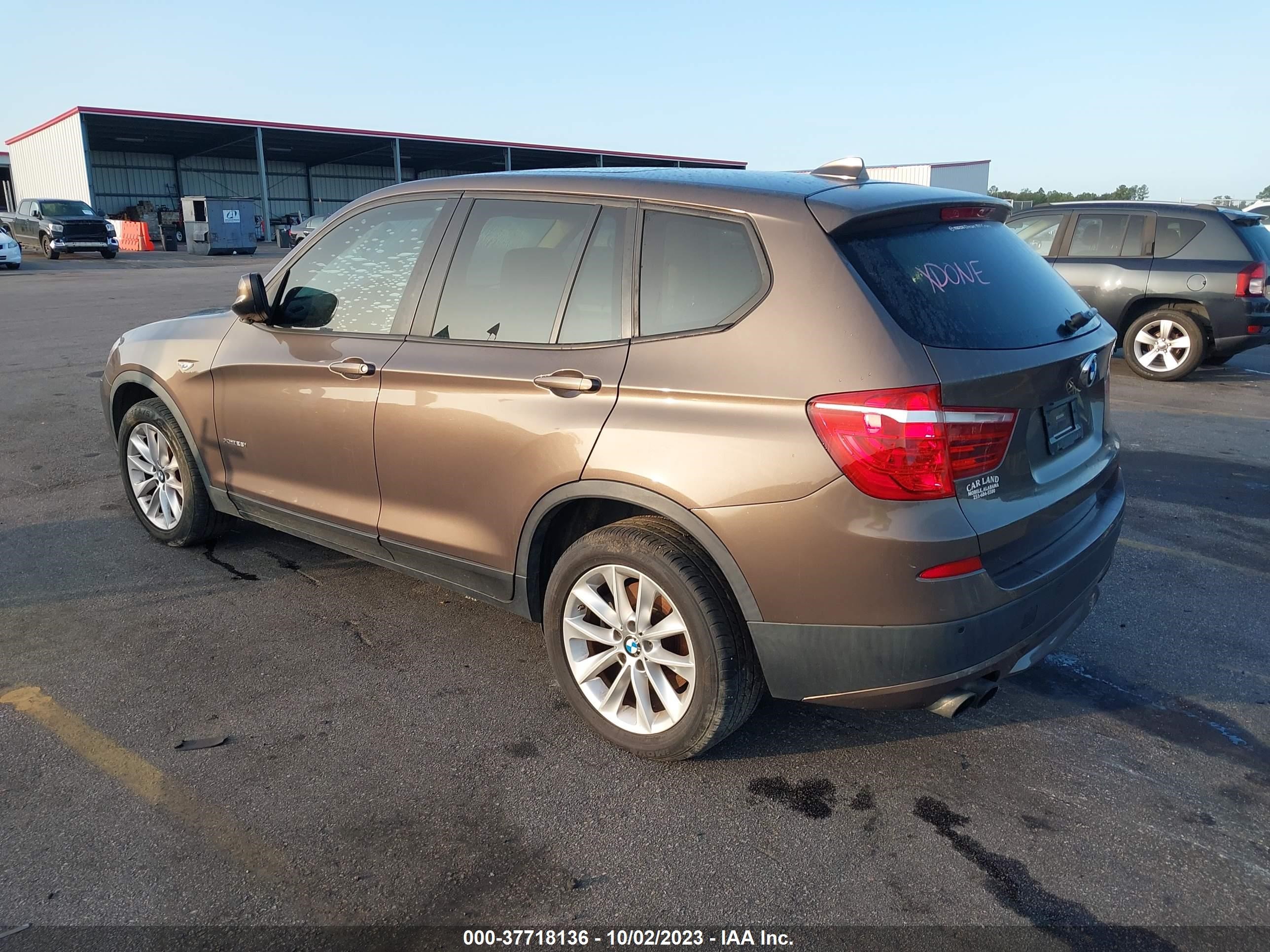 Photo 2 VIN: 5UXWX9C57D0A29536 - BMW X3 