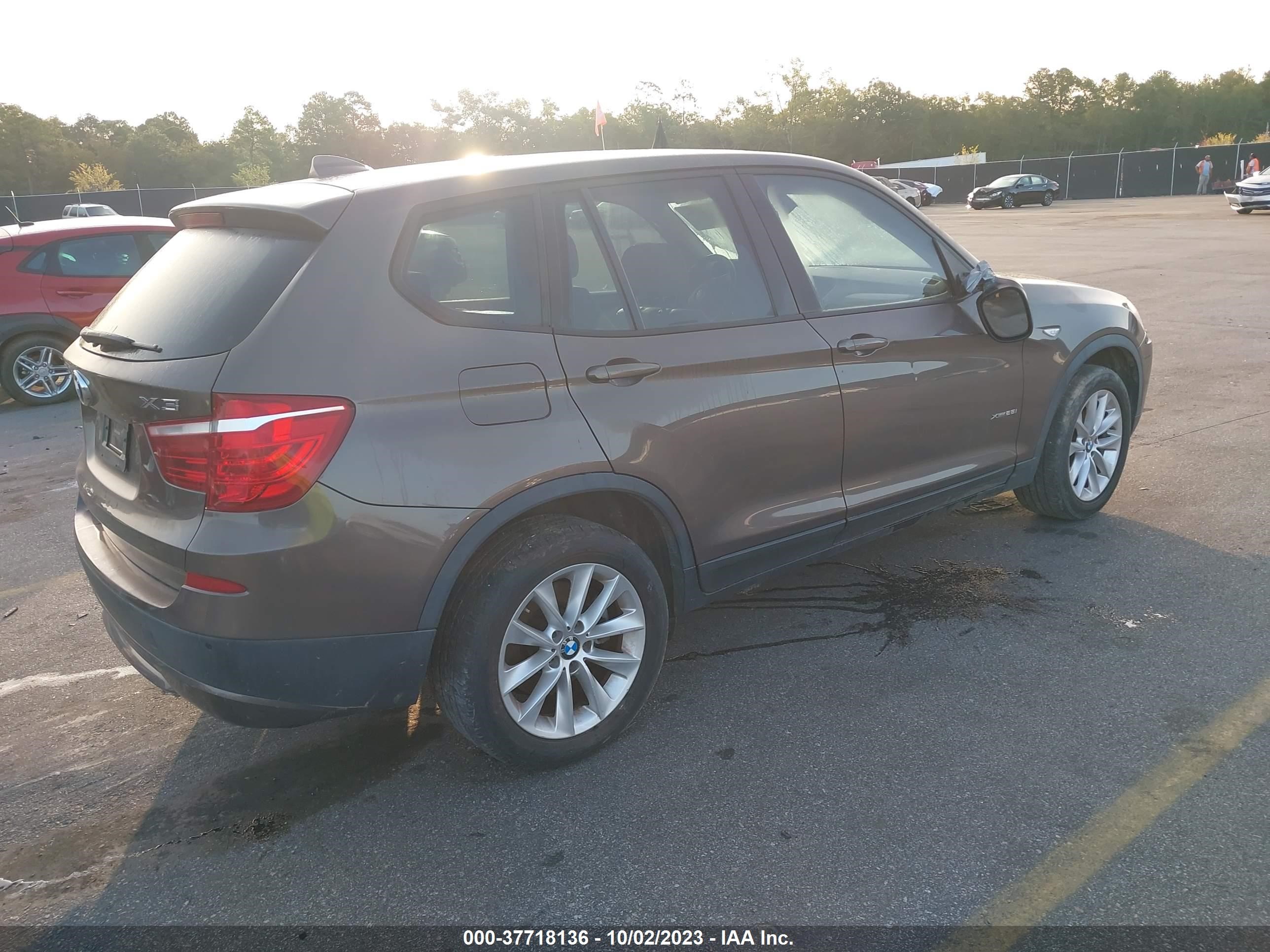 Photo 3 VIN: 5UXWX9C57D0A29536 - BMW X3 