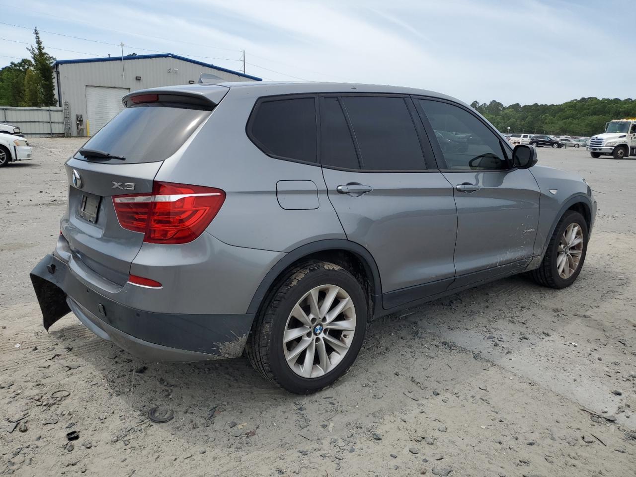 Photo 2 VIN: 5UXWX9C57E0D32172 - BMW X3 