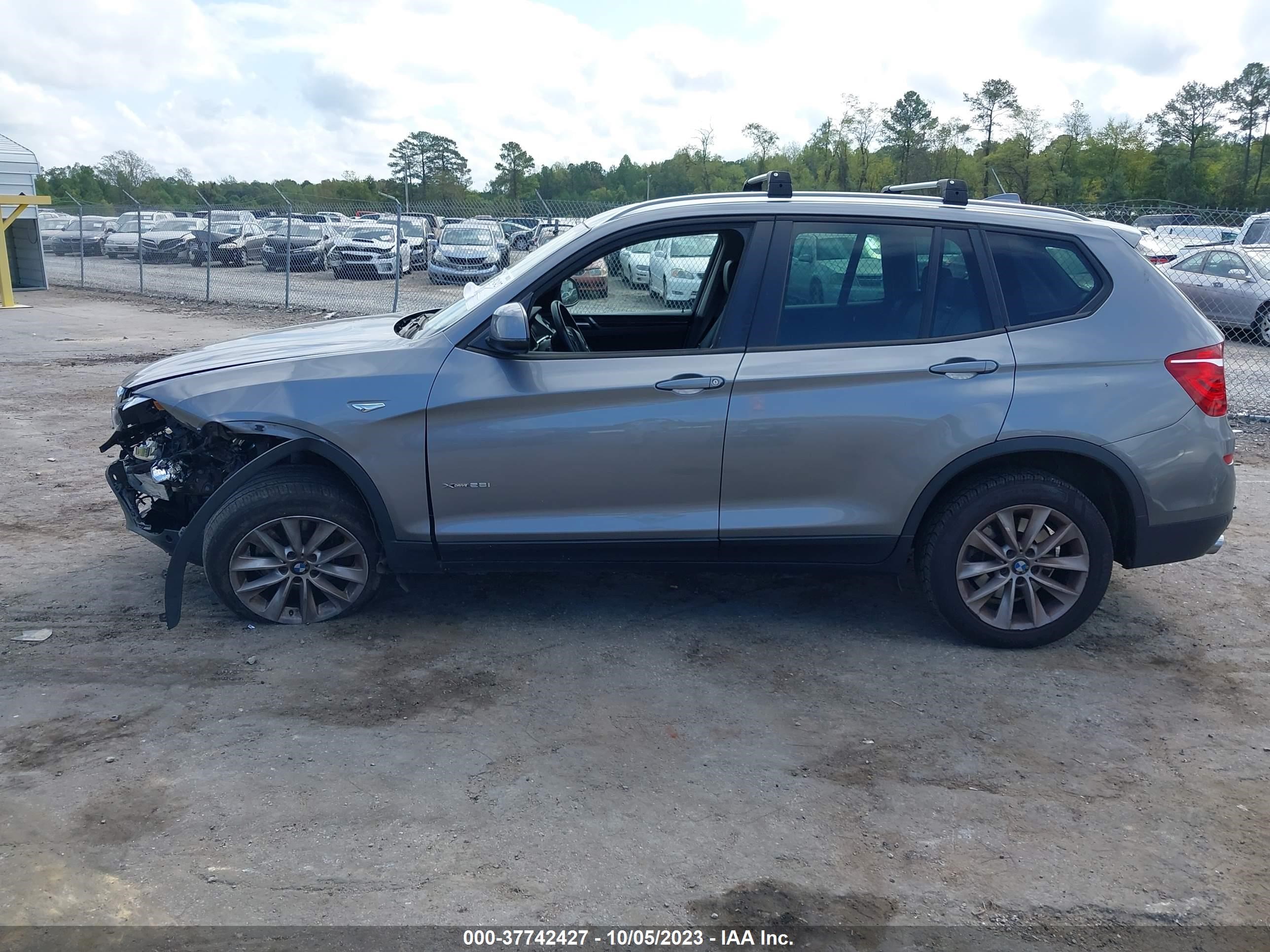 Photo 13 VIN: 5UXWX9C57F0D48986 - BMW X3 