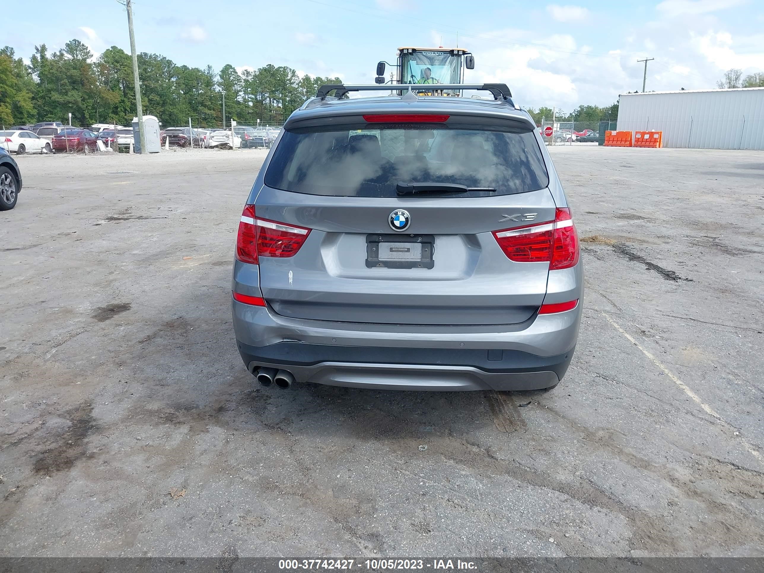 Photo 15 VIN: 5UXWX9C57F0D48986 - BMW X3 