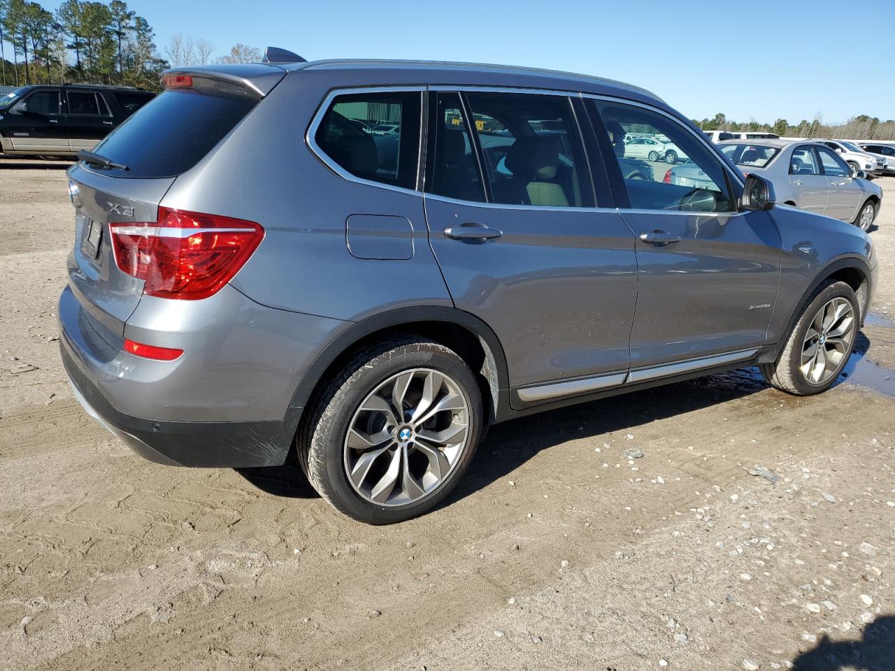 Photo 2 VIN: 5UXWX9C57H0T06026 - BMW X3 