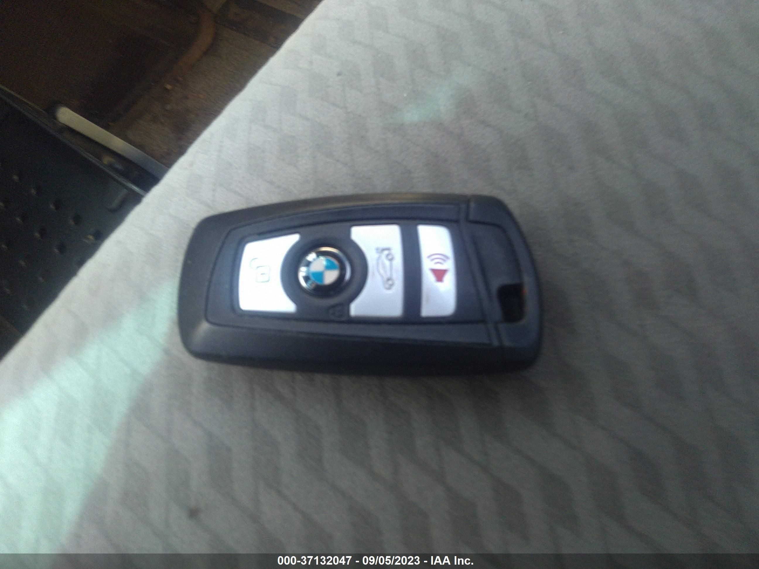 Photo 10 VIN: 5UXWX9C58D0A13040 - BMW X3 