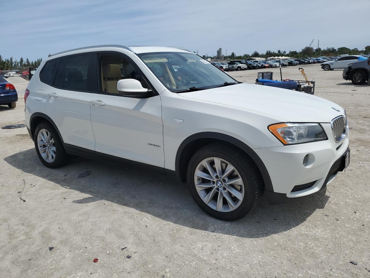 Photo 3 VIN: 5UXWX9C58D0A22031 - BMW X3 