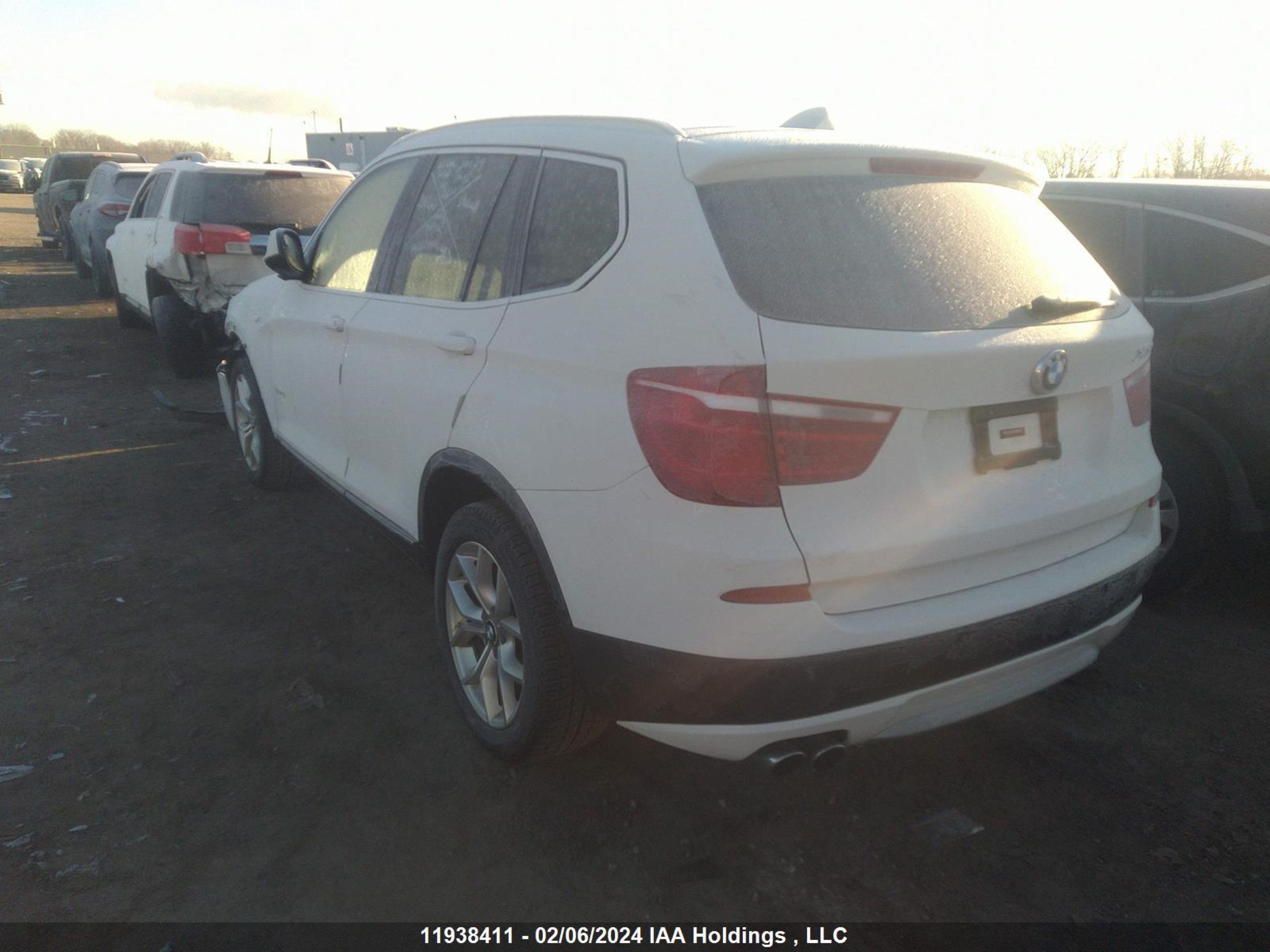 Photo 2 VIN: 5UXWX9C58E0D41723 - BMW X3 