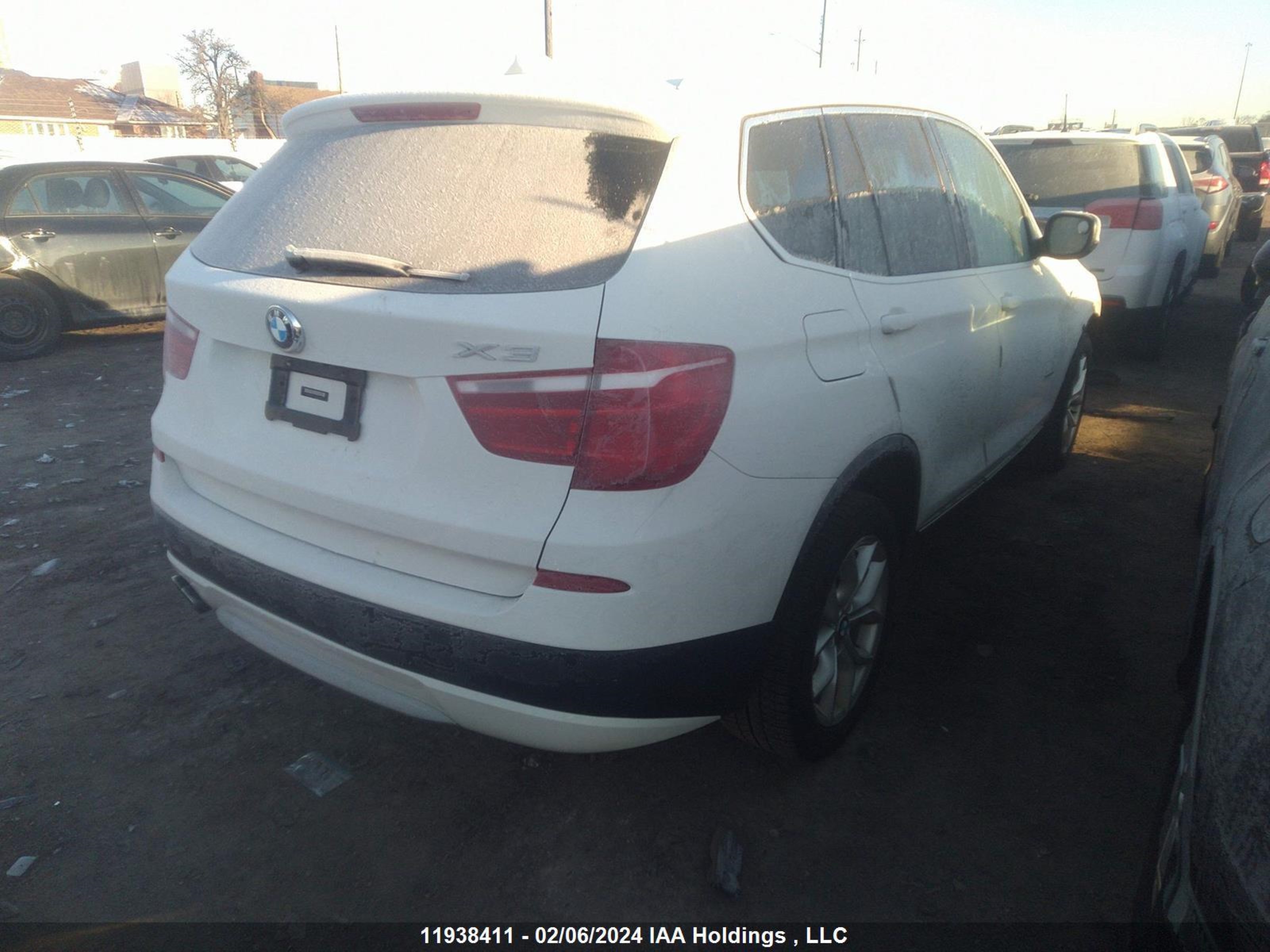 Photo 3 VIN: 5UXWX9C58E0D41723 - BMW X3 