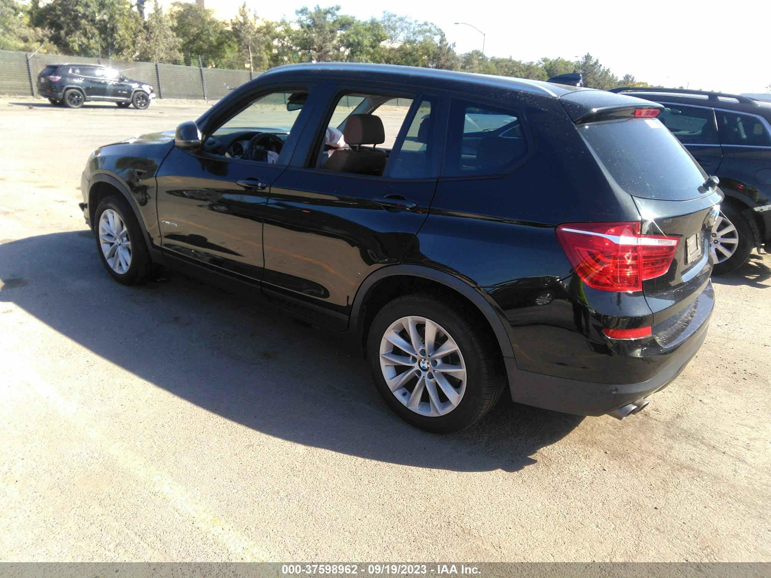 Photo 2 VIN: 5UXWX9C58F0D45675 - BMW X3 