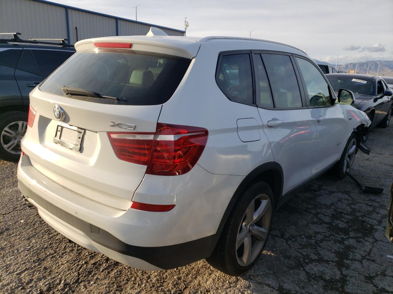 Photo 2 VIN: 5UXWX9C58H0T14877 - BMW X3 