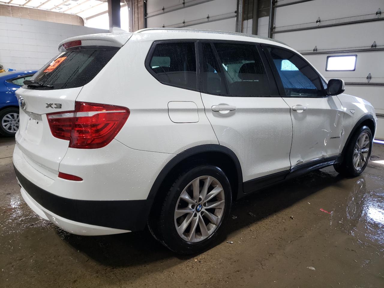 Photo 2 VIN: 5UXWX9C59D0A27674 - BMW X3 