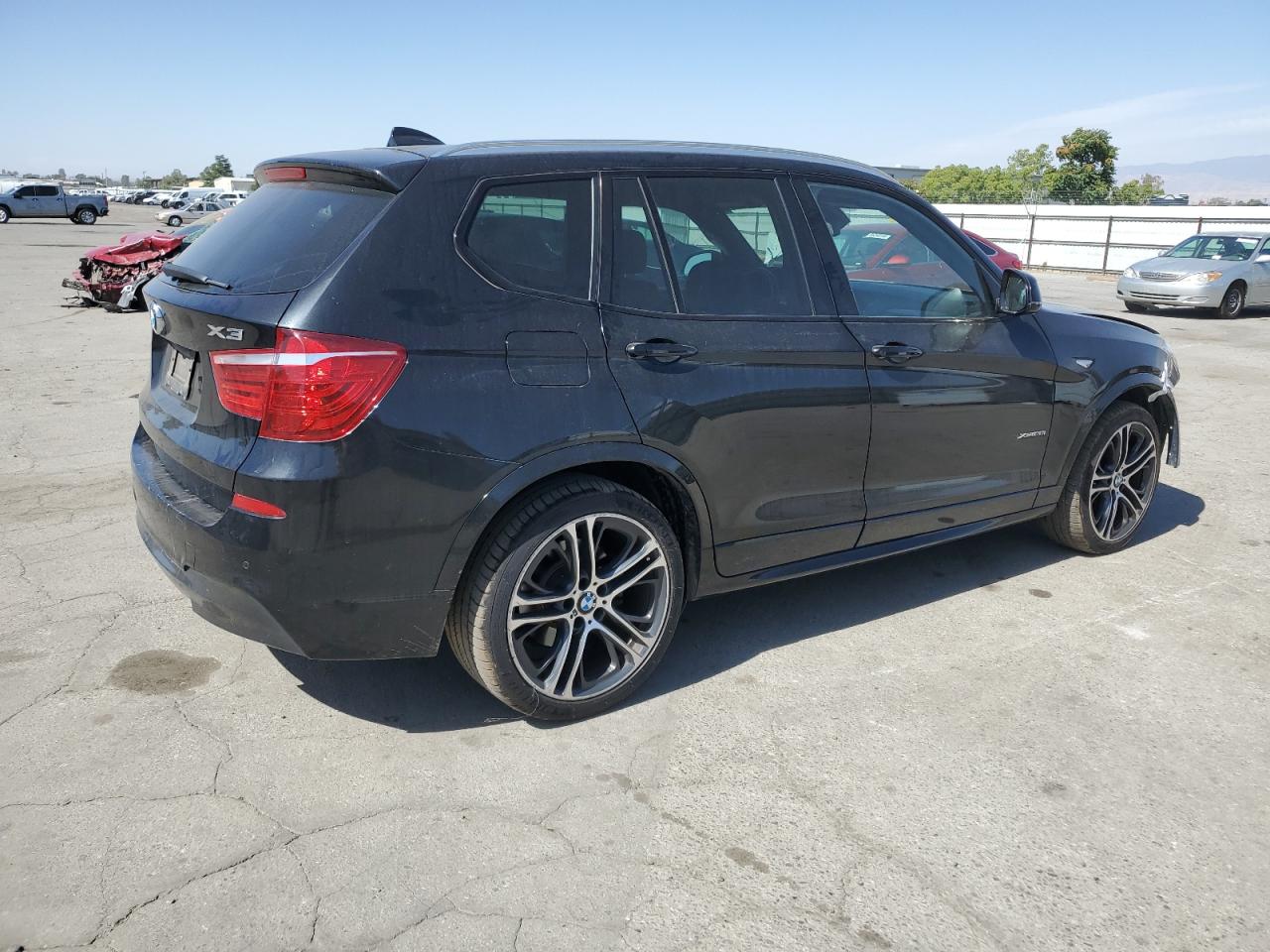 Photo 2 VIN: 5UXWX9C59F0D59245 - BMW X3 