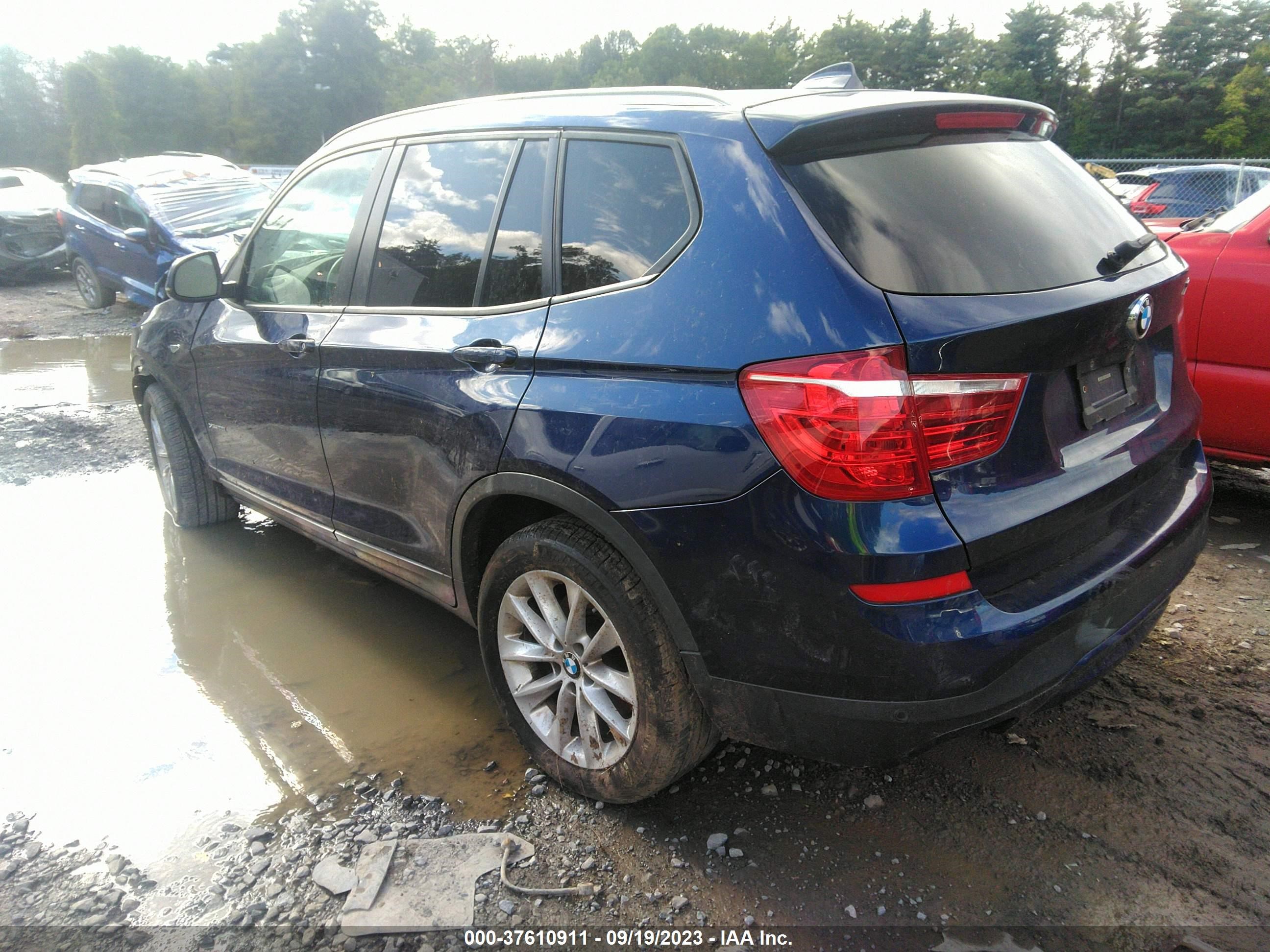 Photo 2 VIN: 5UXWX9C59G0D63717 - BMW X3 