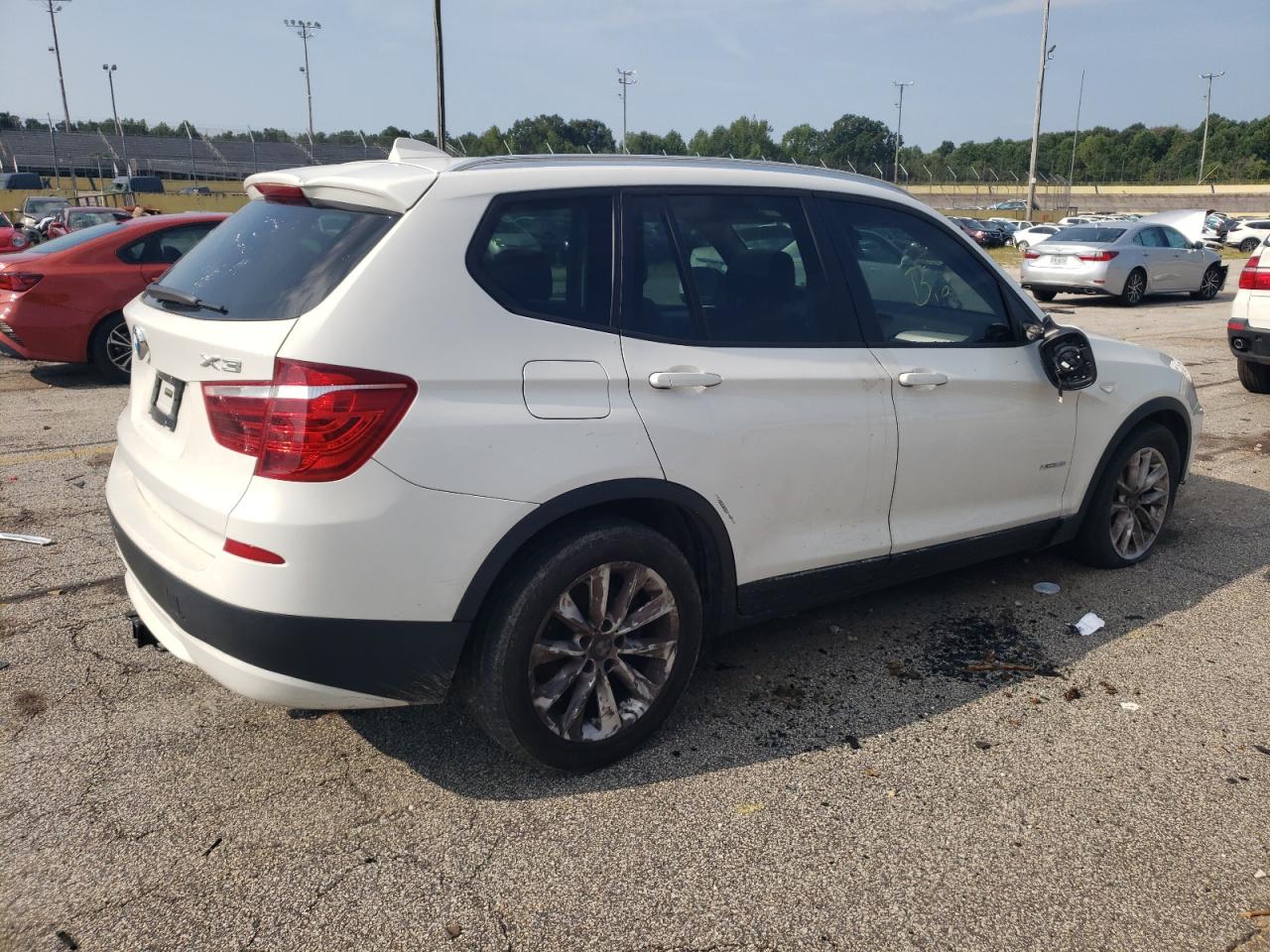 Photo 2 VIN: 5UXWX9C5XE0D32313 - BMW X3 