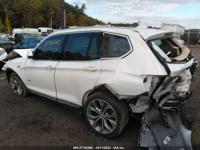 Photo 2 VIN: 5UXWX9C5XF0D58122 - BMW X3 