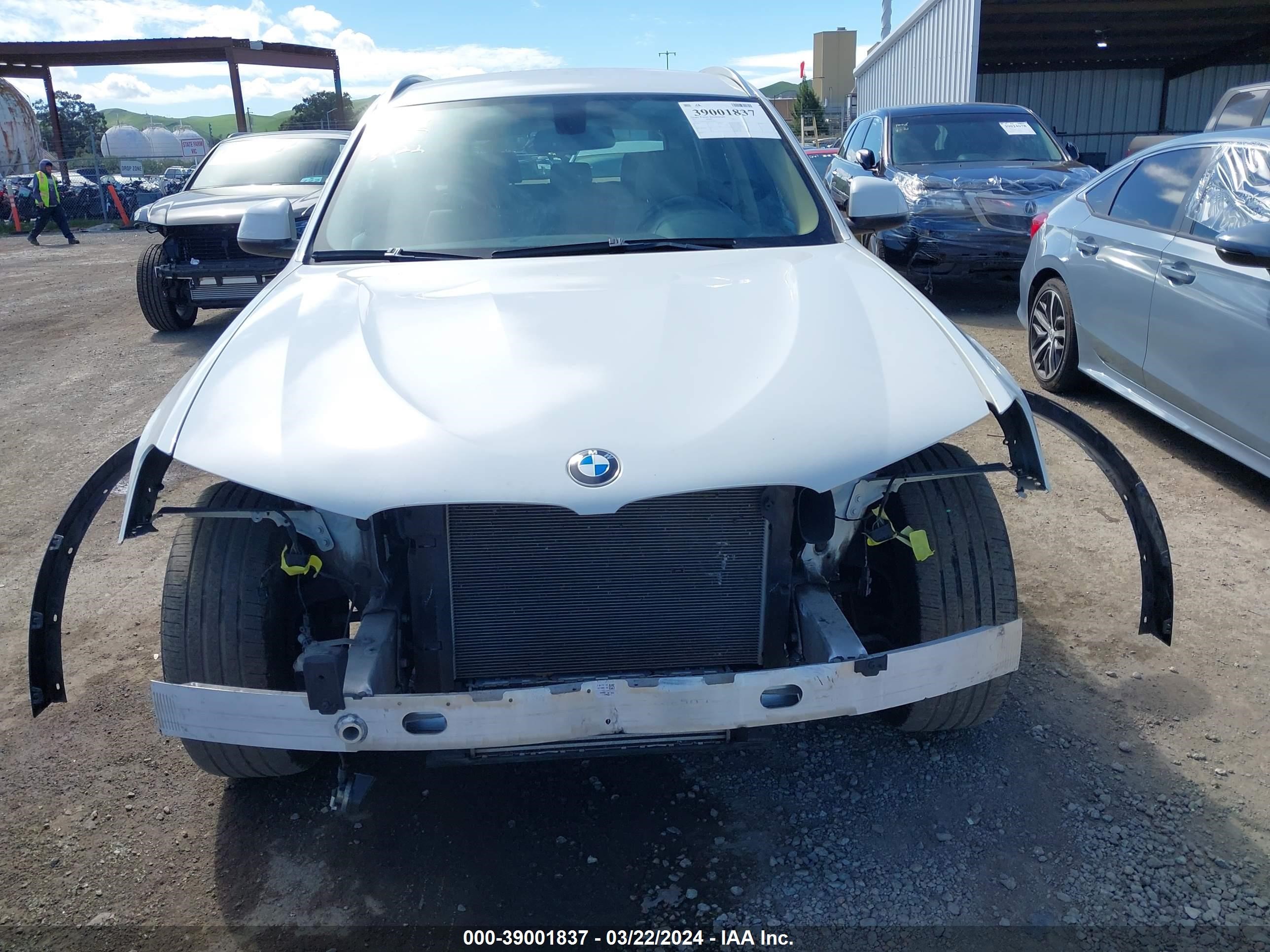 Photo 12 VIN: 5UXWX9C5XF0D58573 - BMW X3 