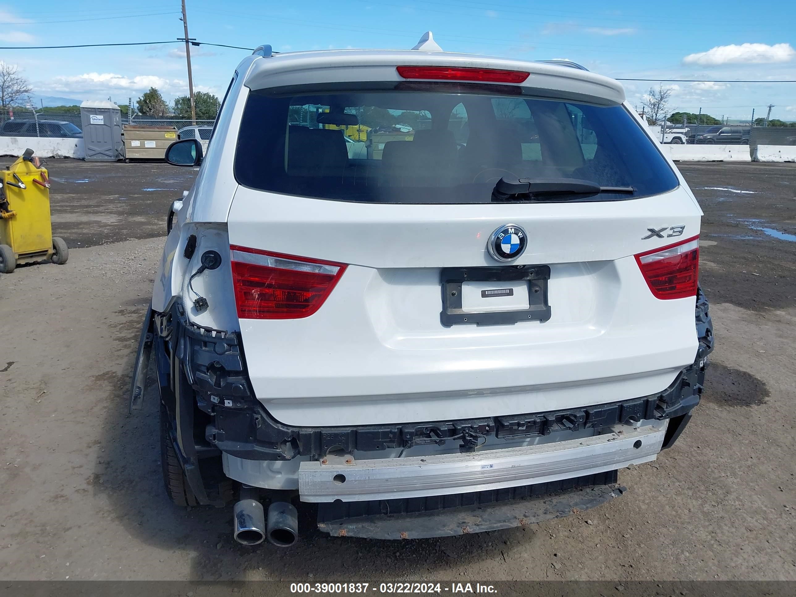 Photo 16 VIN: 5UXWX9C5XF0D58573 - BMW X3 