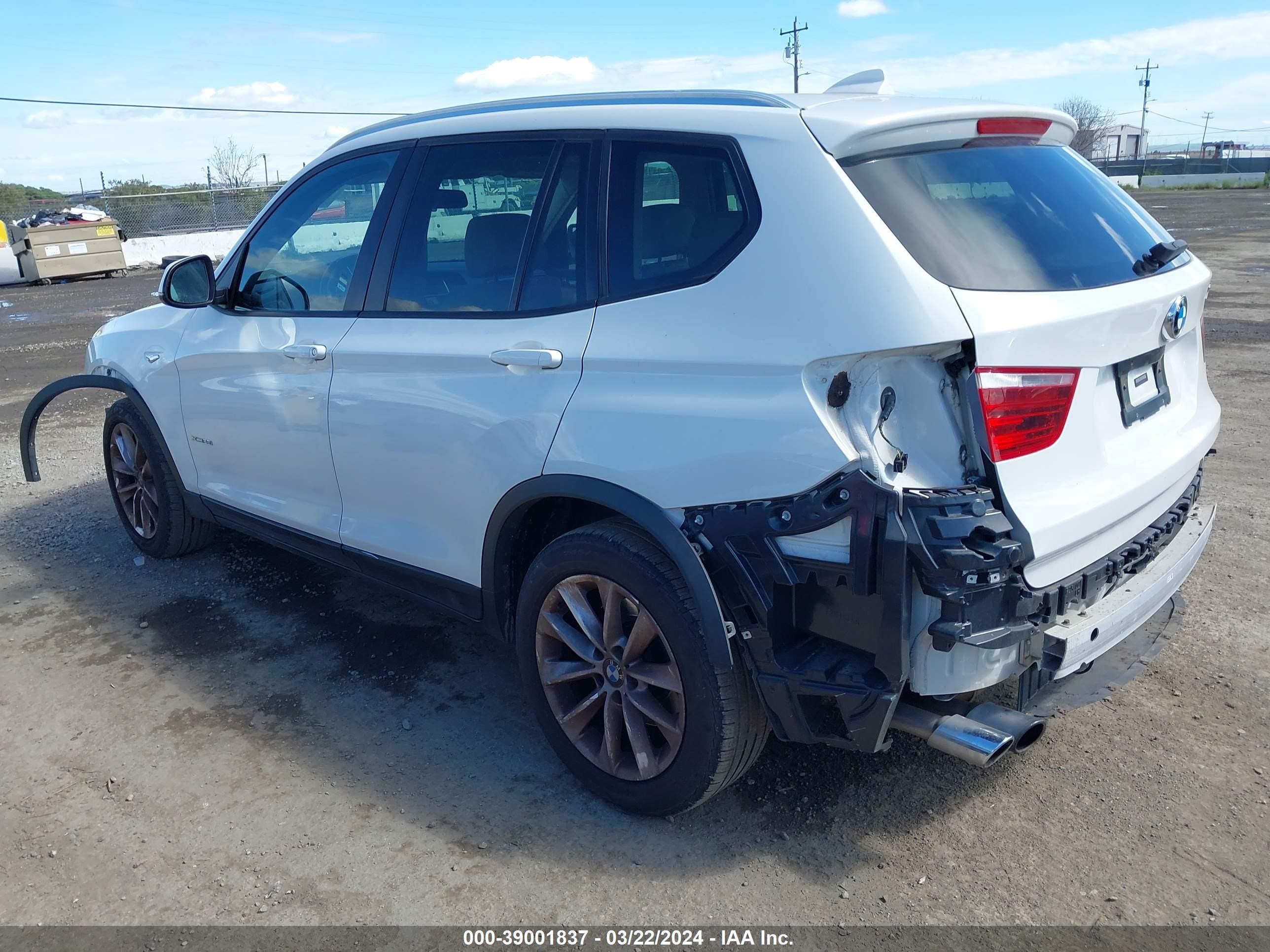 Photo 2 VIN: 5UXWX9C5XF0D58573 - BMW X3 